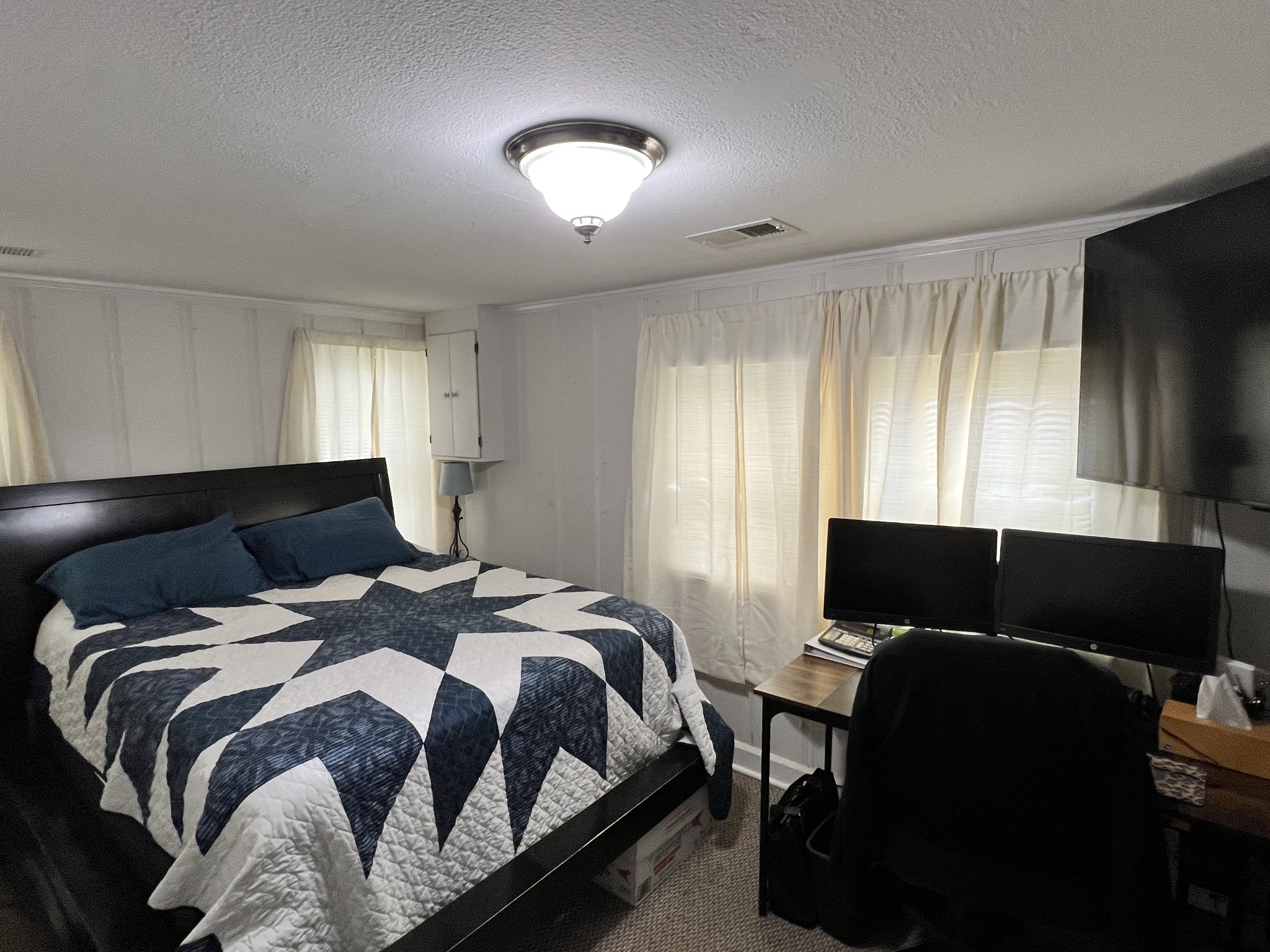 431 Elm St Property Photo 12