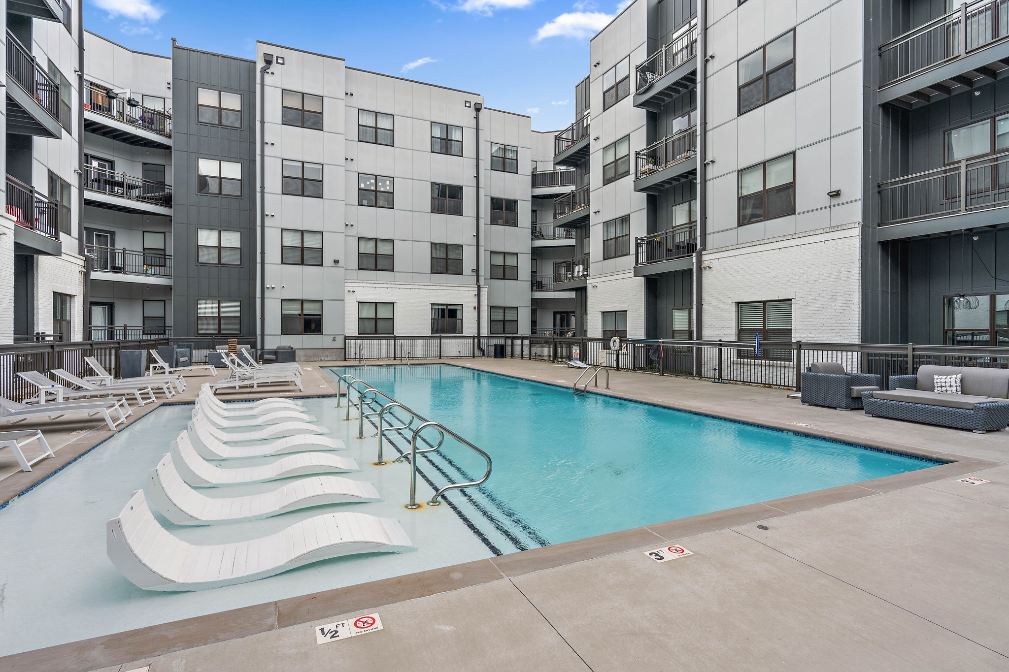 1677 54th Ave, N Property Photo 1