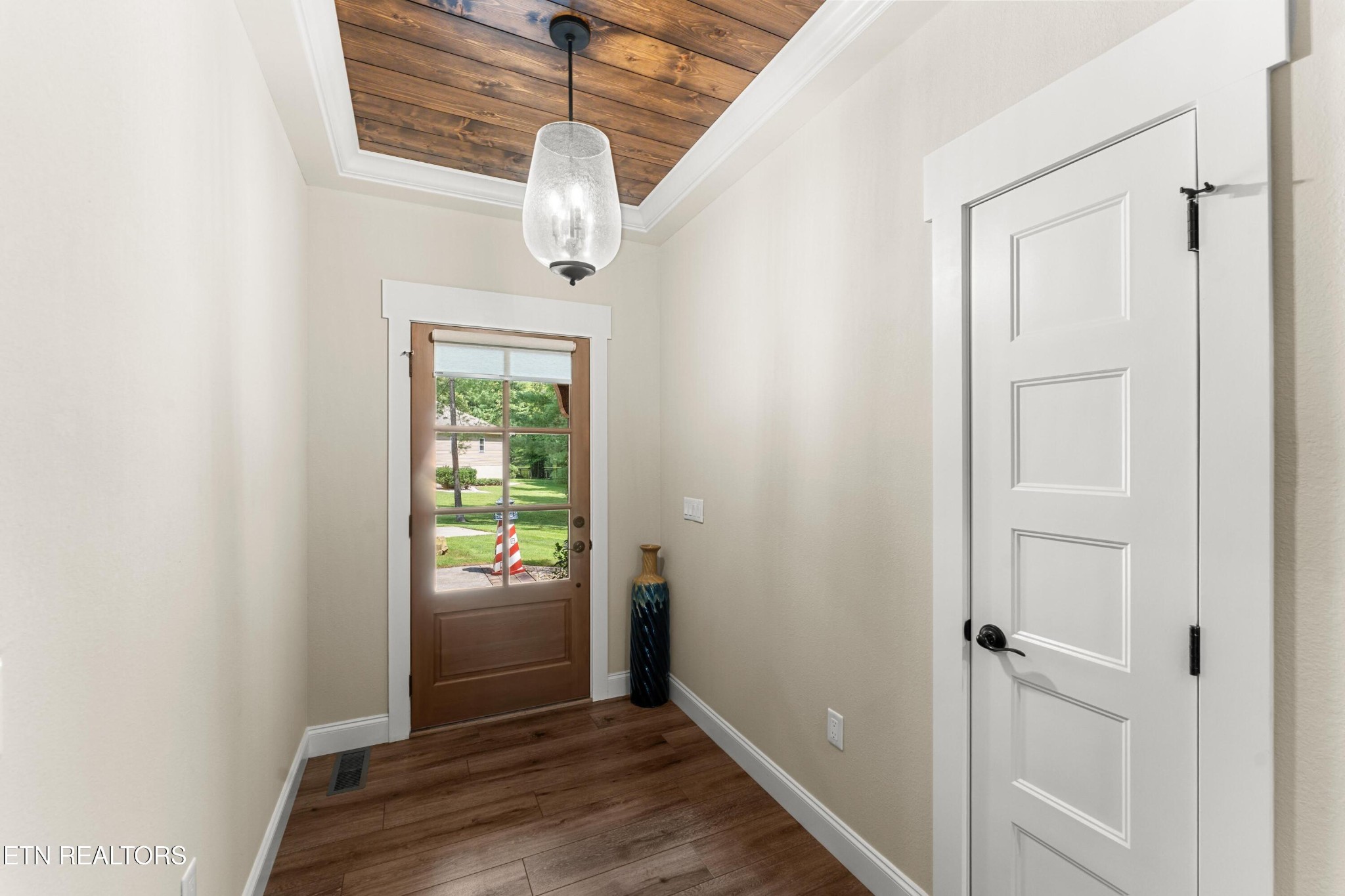 14 Renwick Drive Property Photo 4