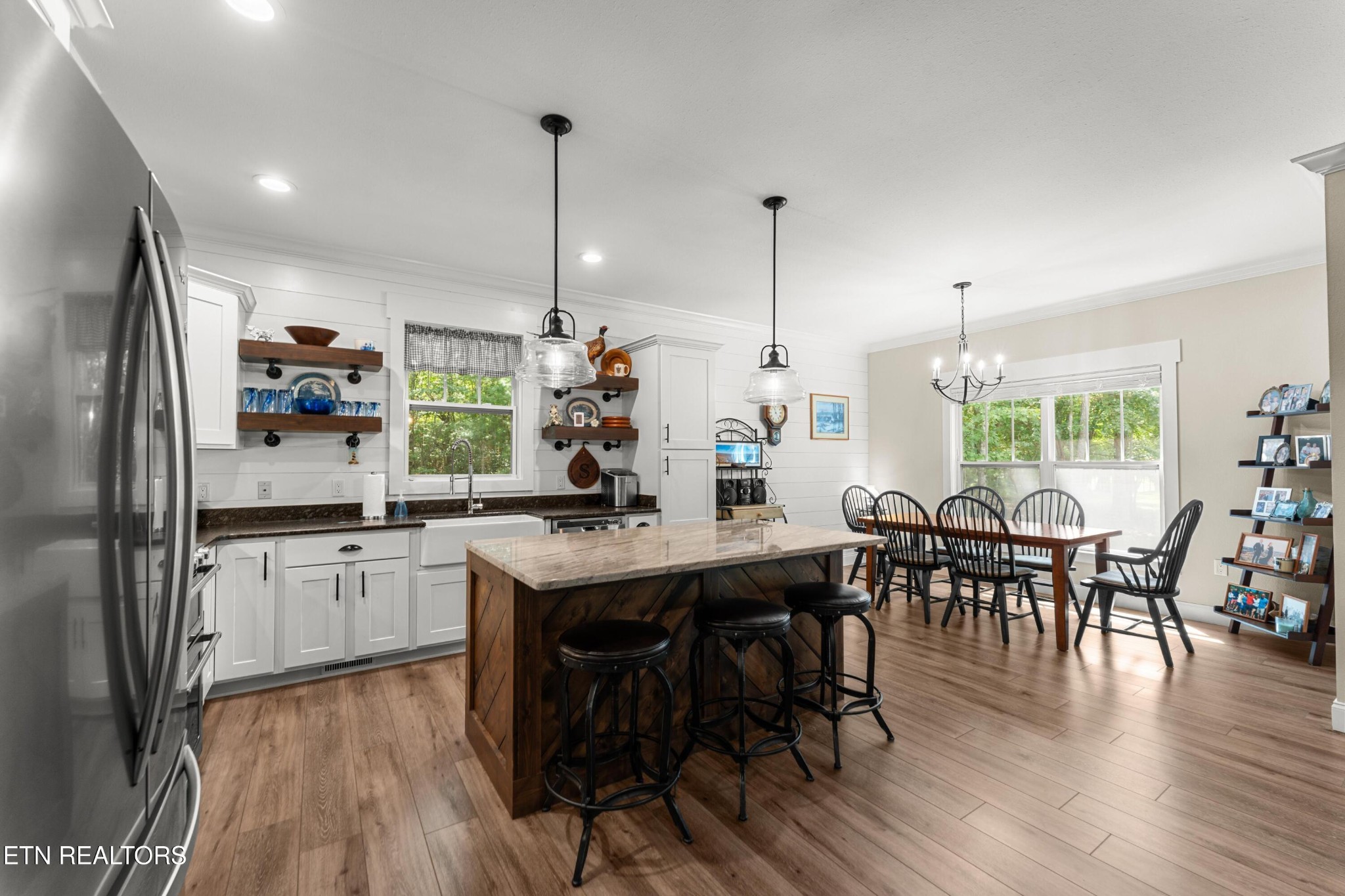 14 Renwick Drive Property Photo 8