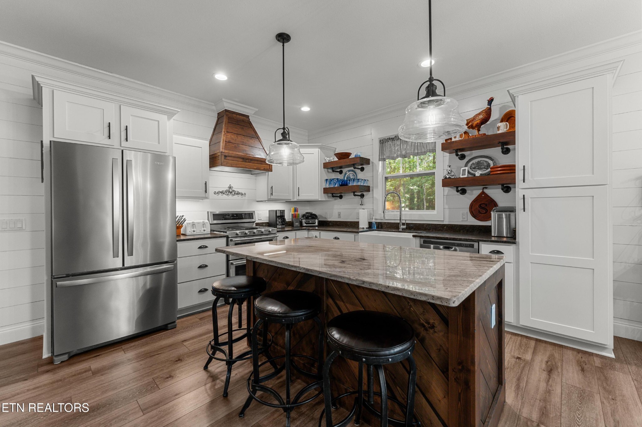 14 Renwick Drive Property Photo 11