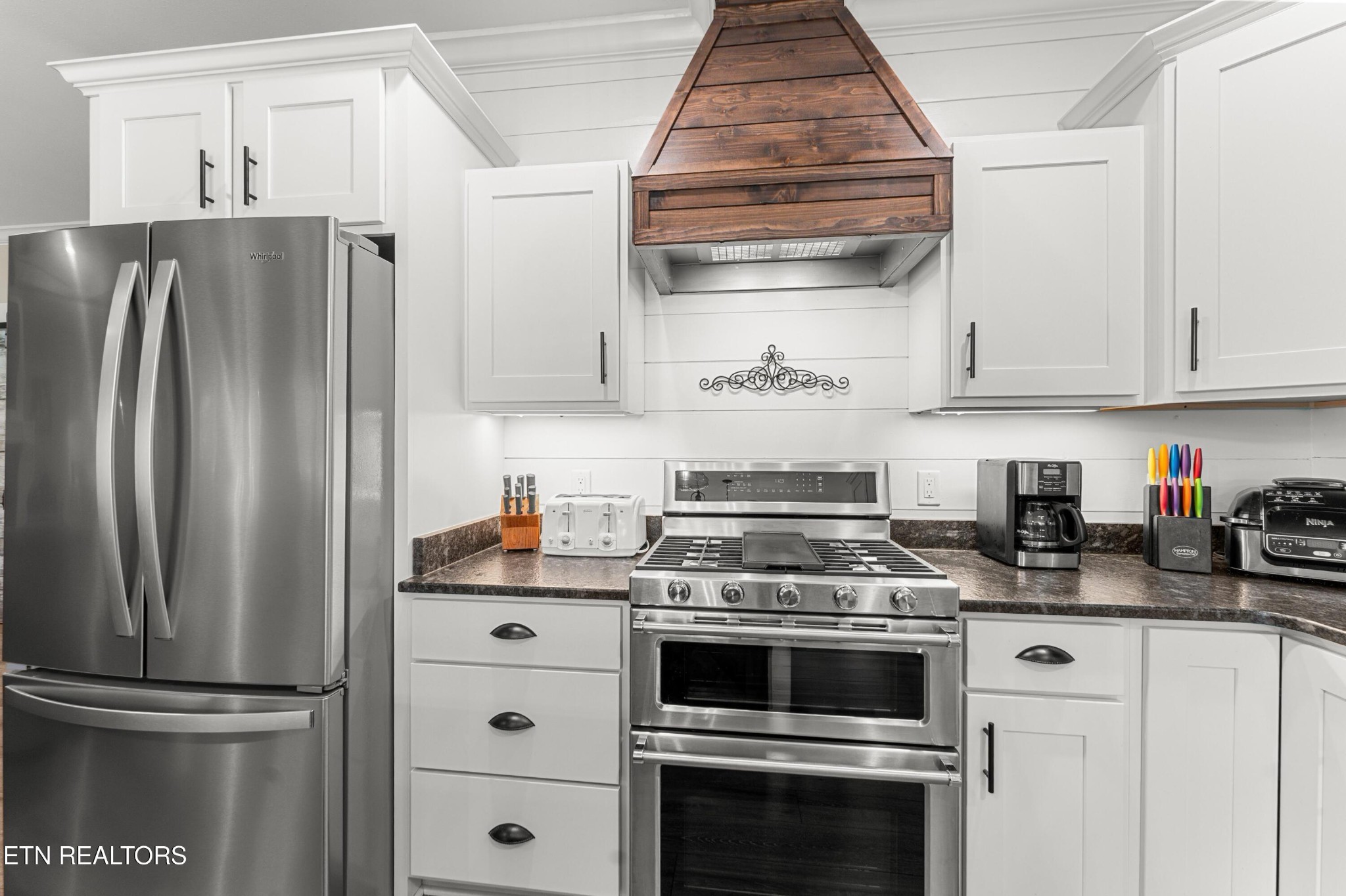 14 Renwick Drive Property Photo 15