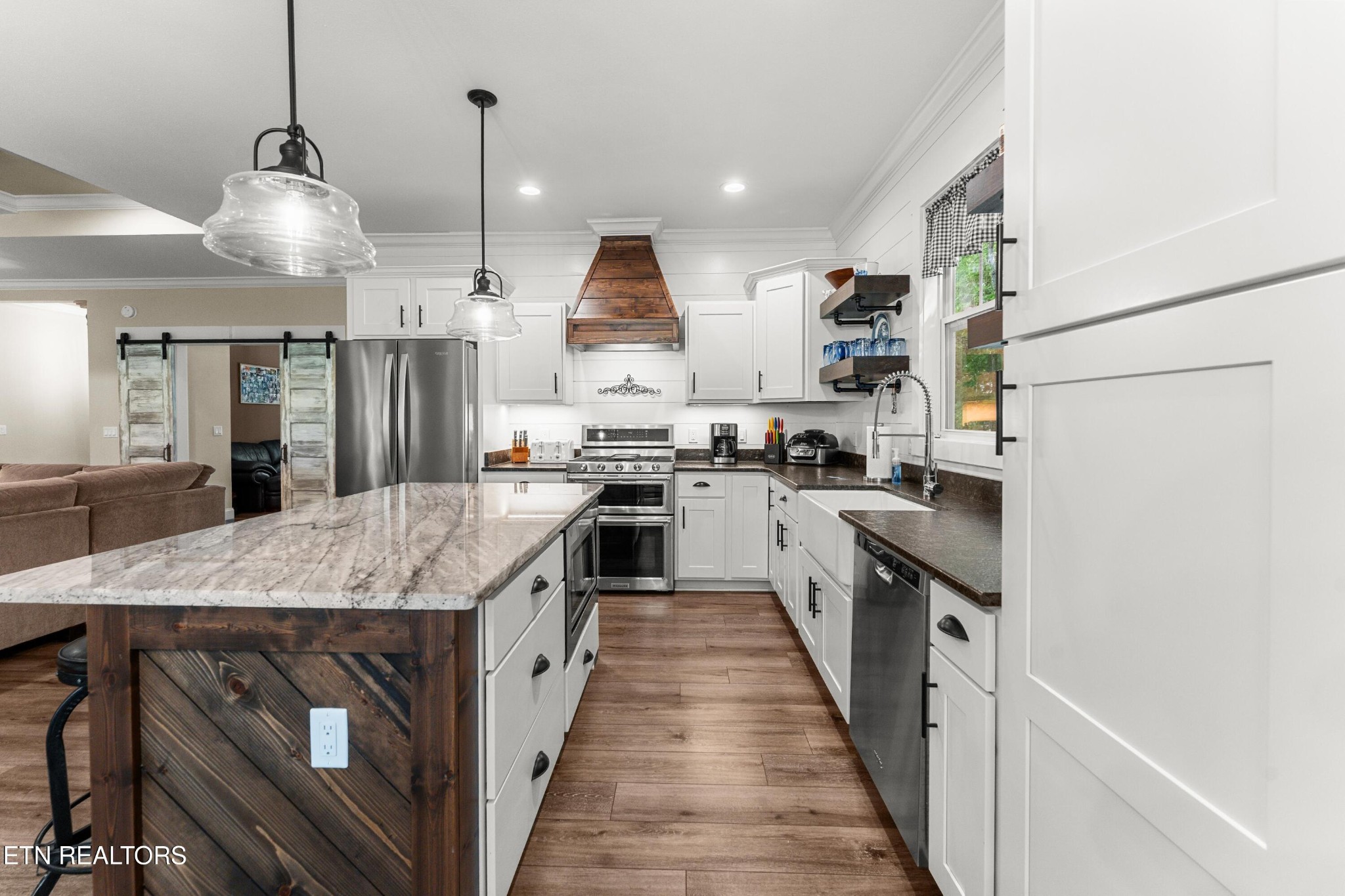 14 Renwick Drive Property Photo 16