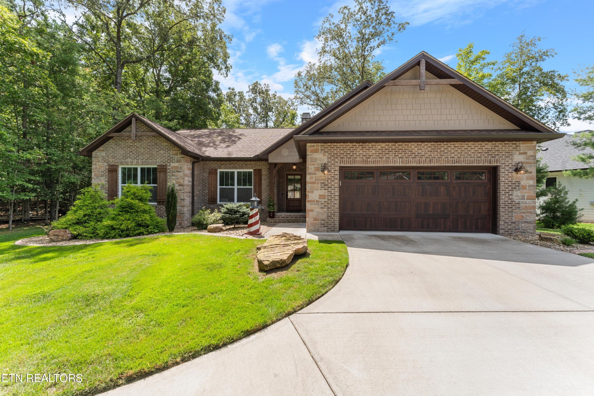 14 Renwick Drive Property Photo 32