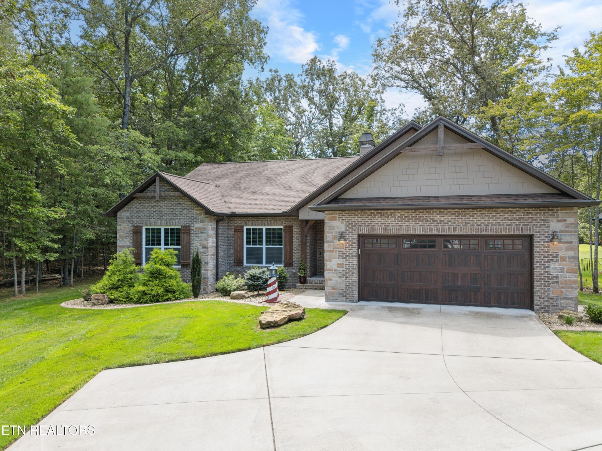 14 Renwick Drive Property Photo 35