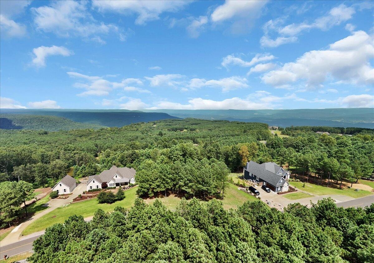 440 Lookout View Drive Property Photo 1