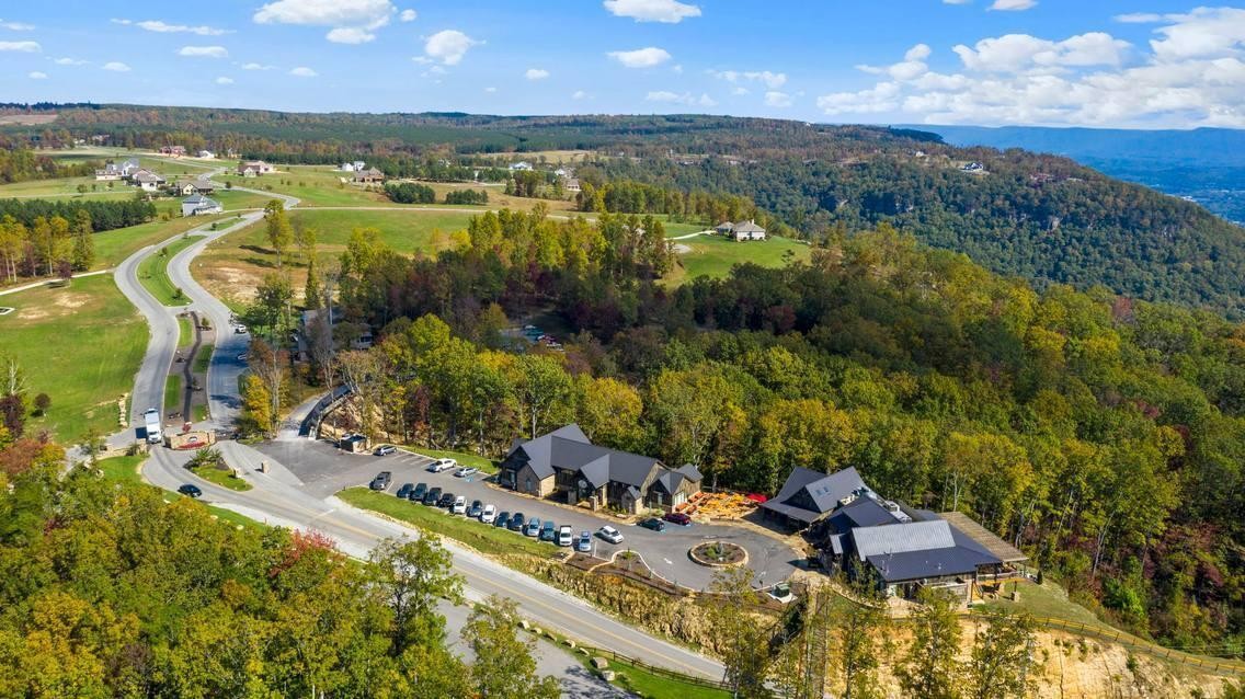 440 Lookout View Drive Property Photo 29