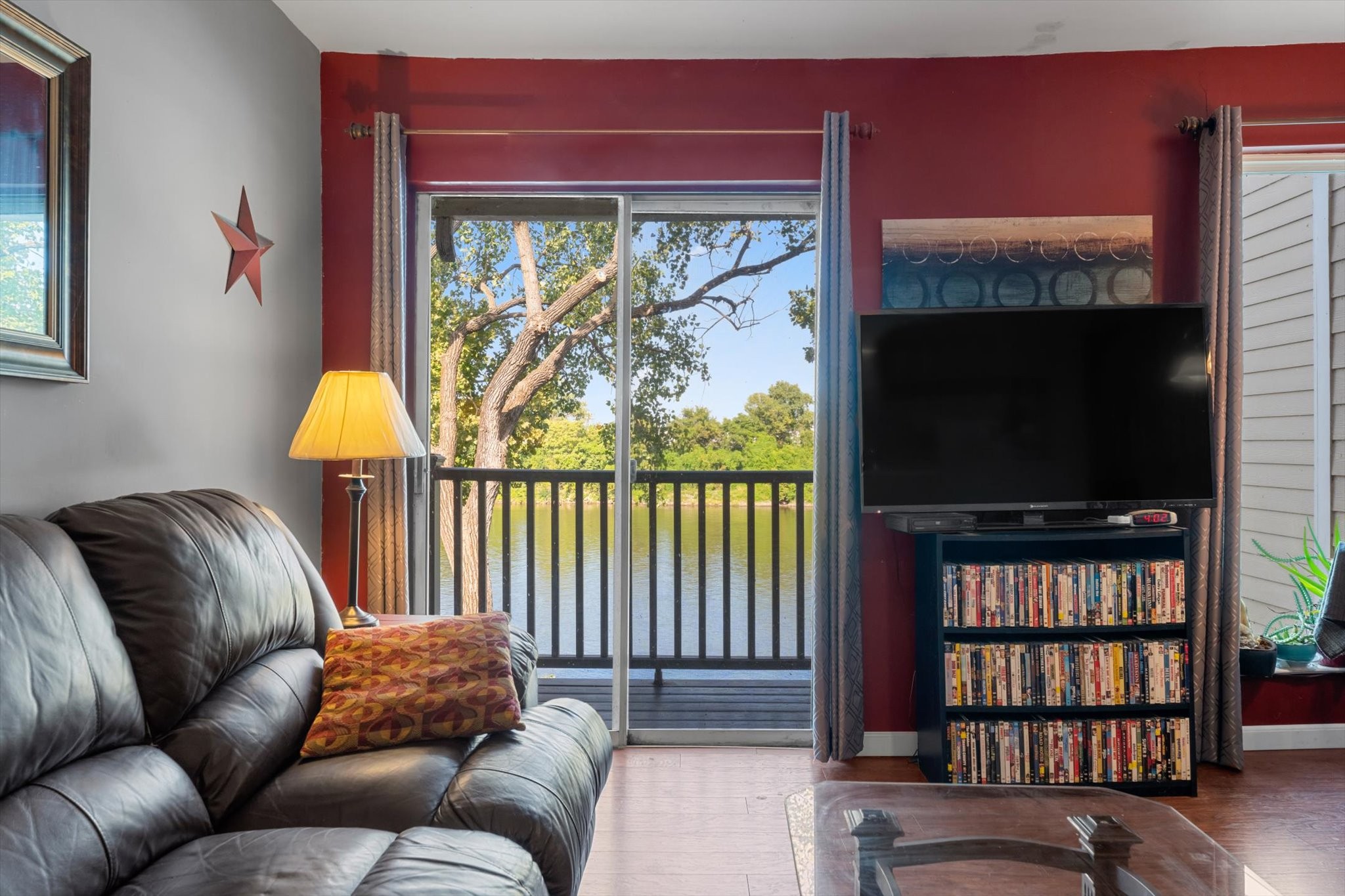 936 1st Ave, N Property Photo 2