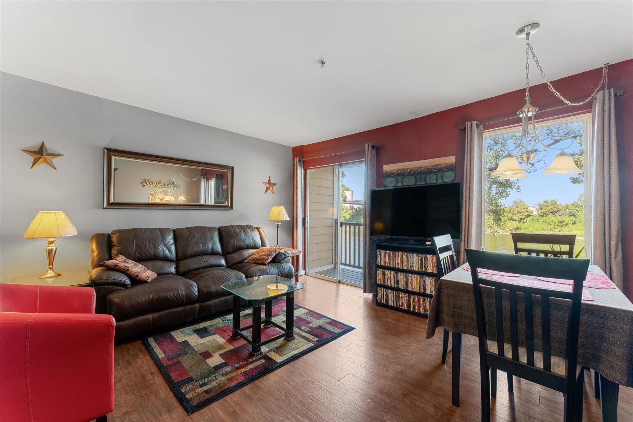 936 1st Ave, N Property Photo 7