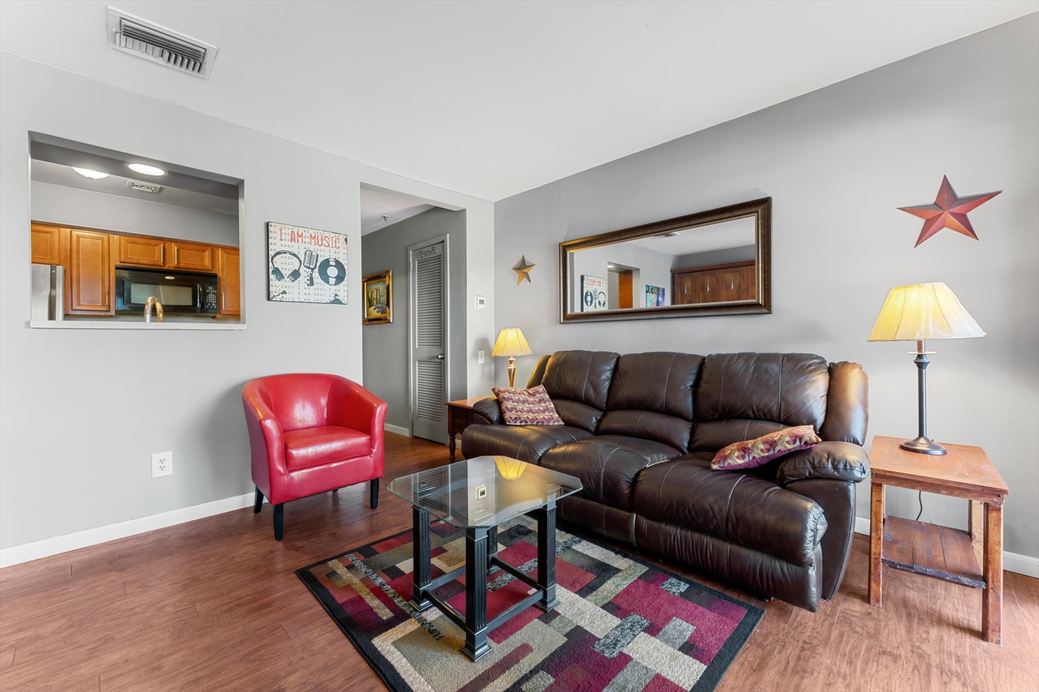 936 1st Ave, N Property Photo 9