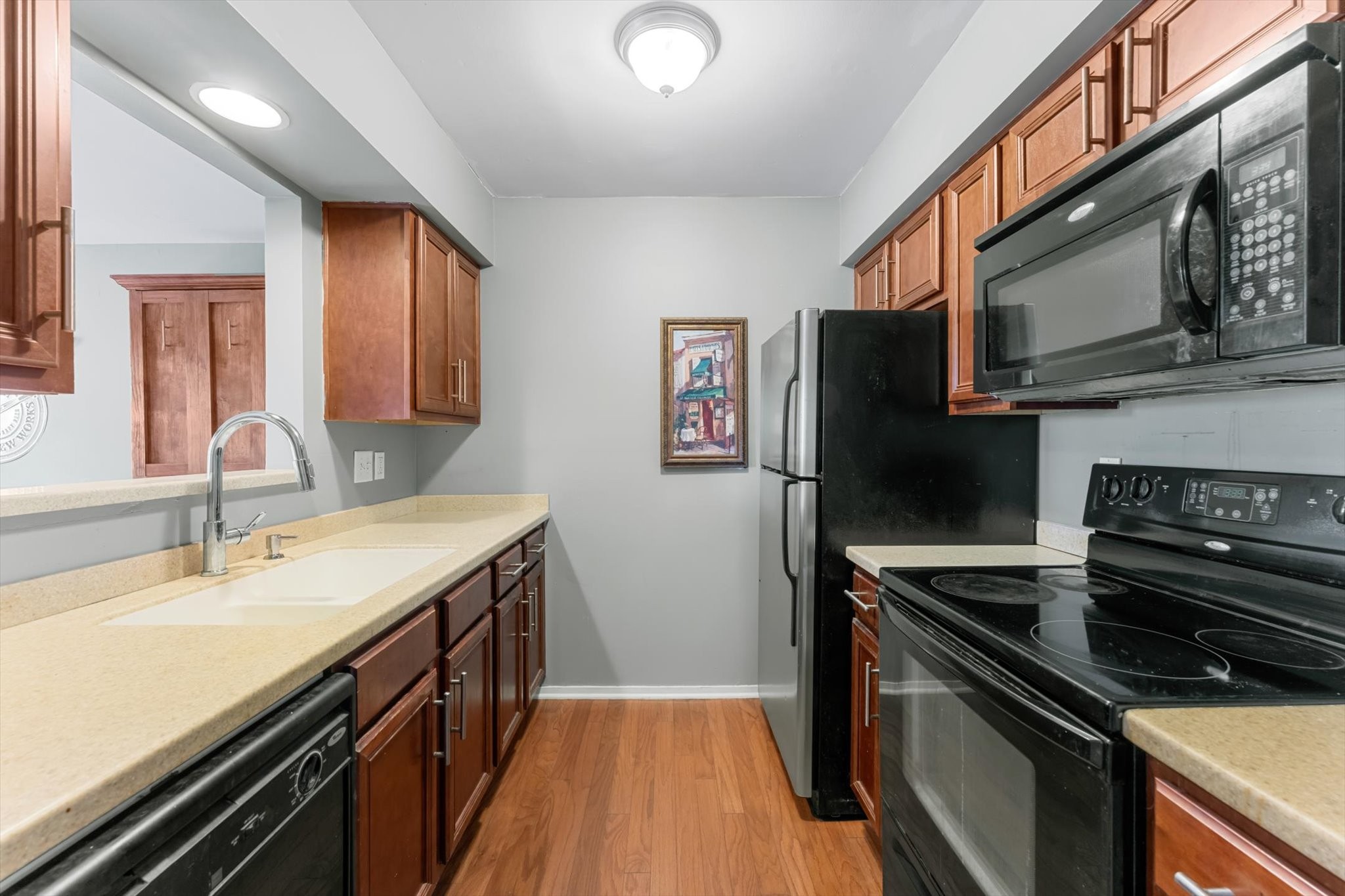 936 1st Ave, N Property Photo 10