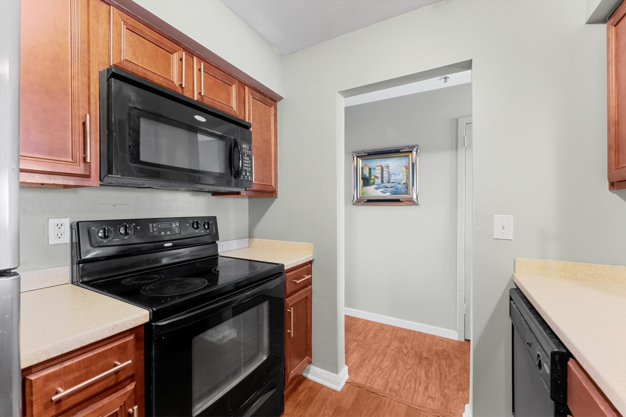 936 1st Ave, N Property Photo 13