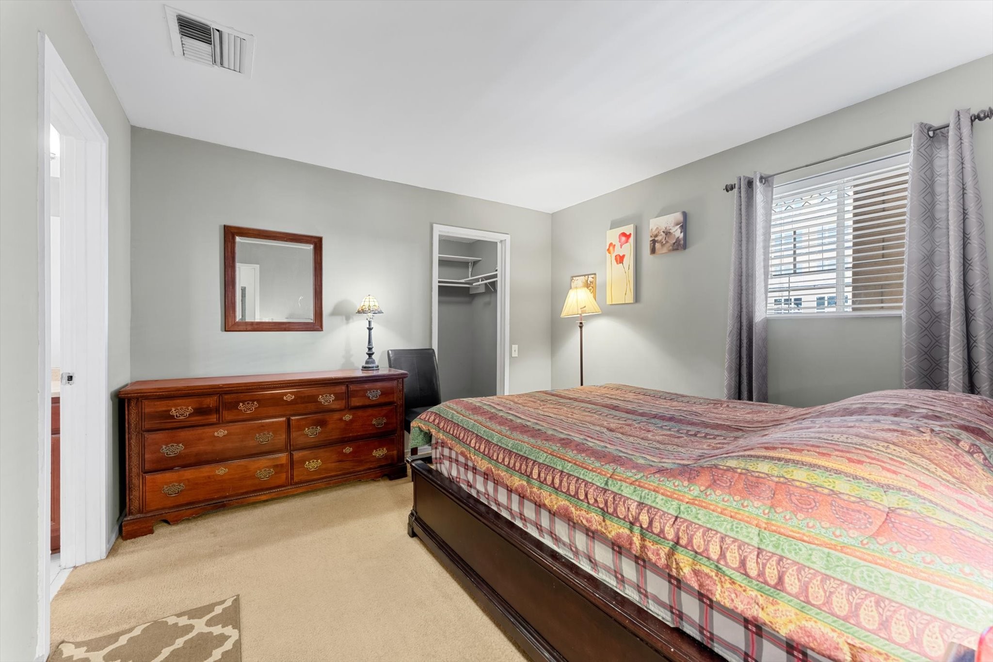 936 1st Ave, N Property Photo 14