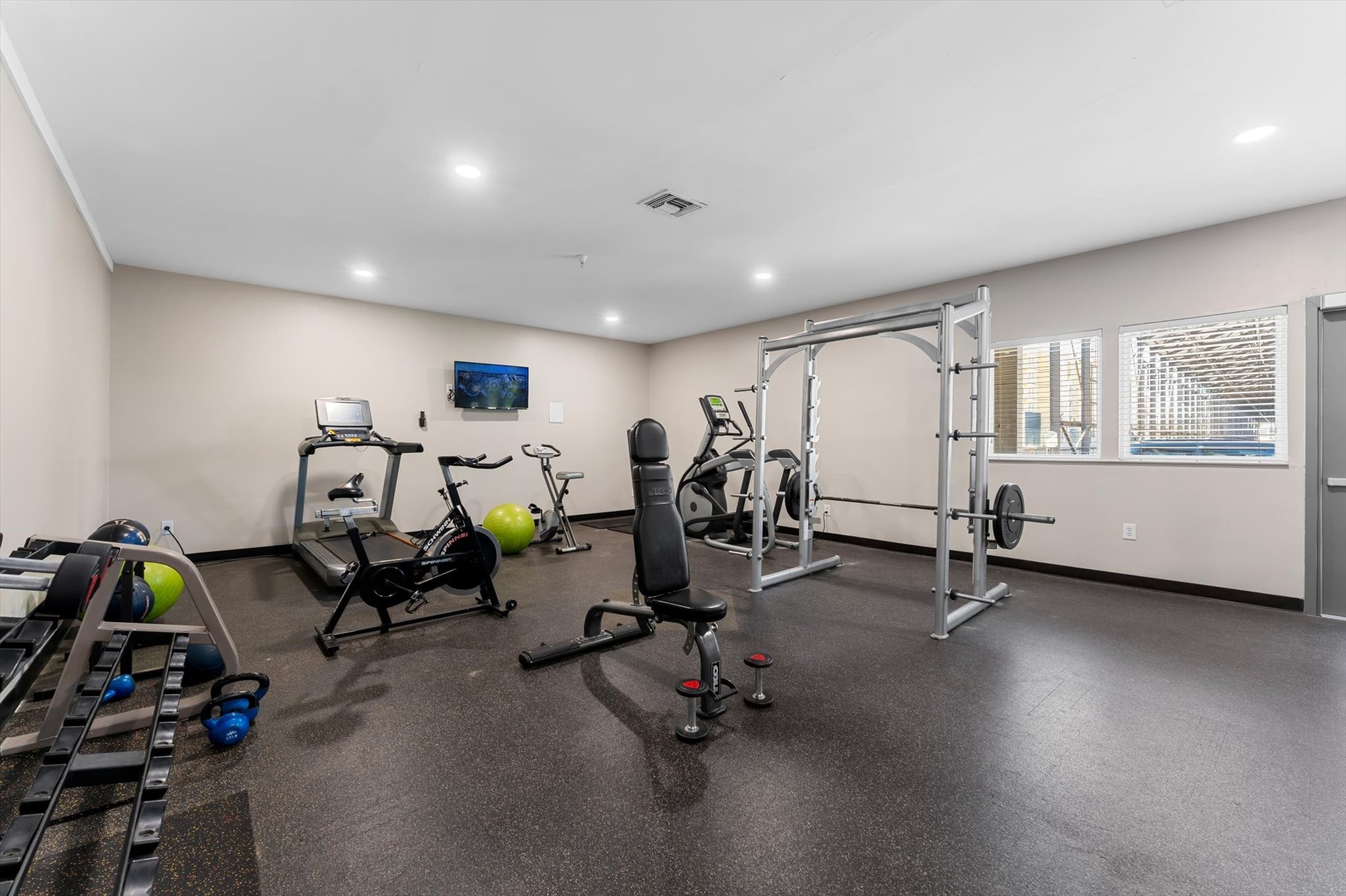 936 1st Ave, N Property Photo 18