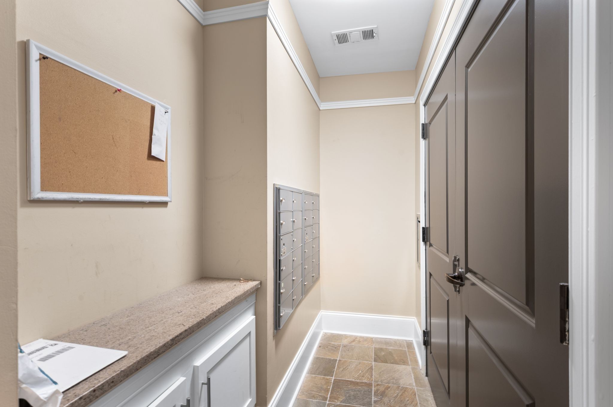 1015 Fatherland St Property Photo 8