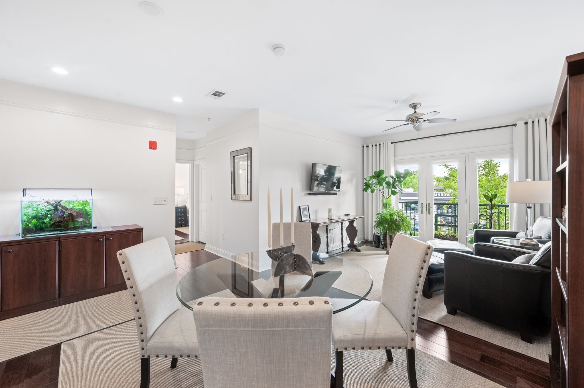 1015 Fatherland St Property Photo 16