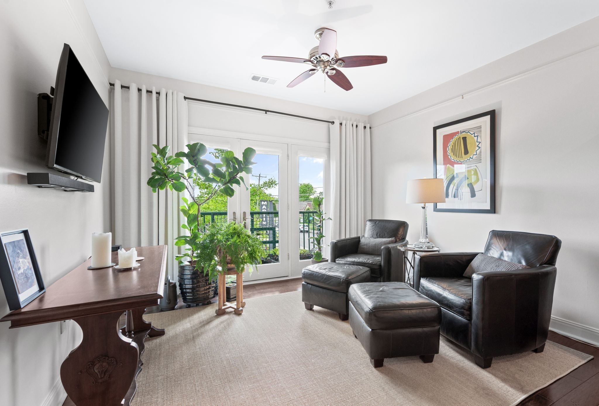 1015 Fatherland St Property Photo 17