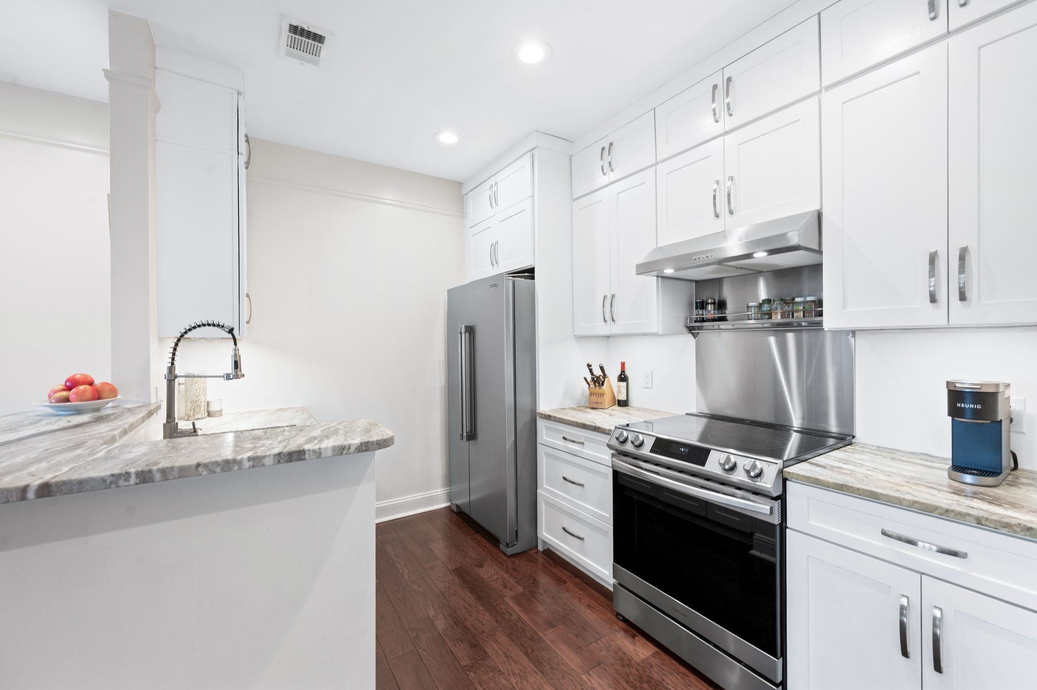 1015 Fatherland St Property Photo 26