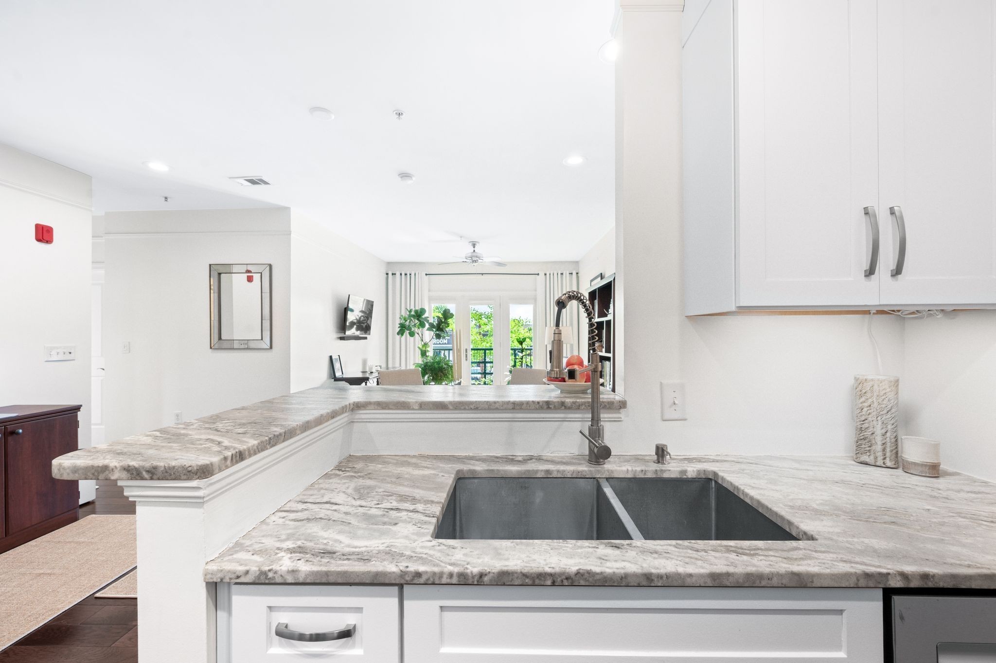 1015 Fatherland St Property Photo 29