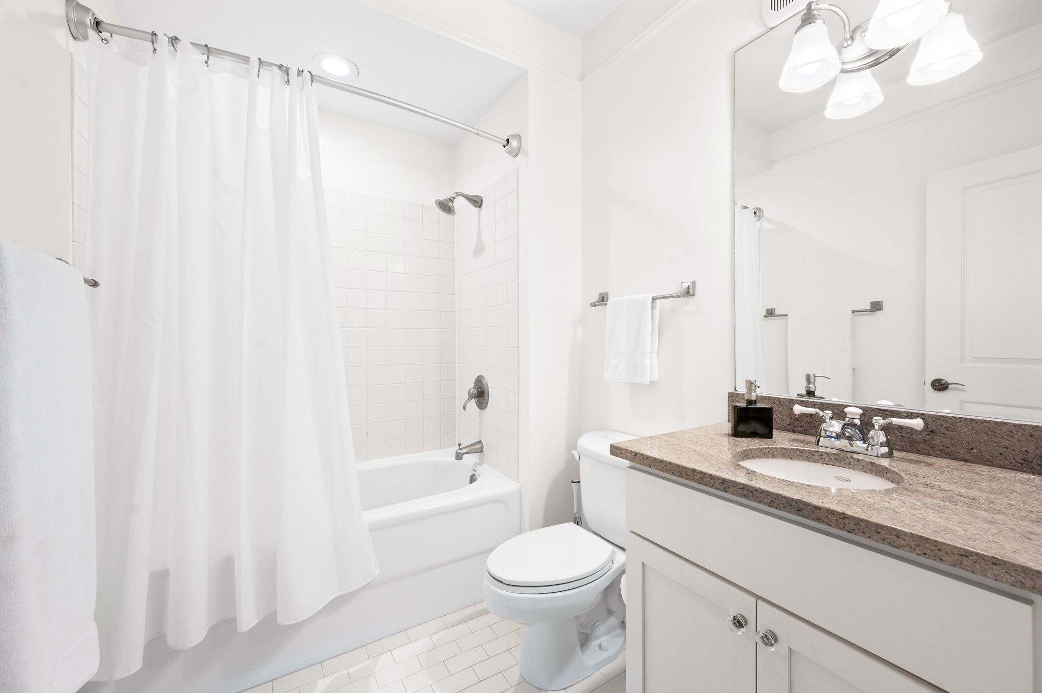 1015 Fatherland St Property Photo 33