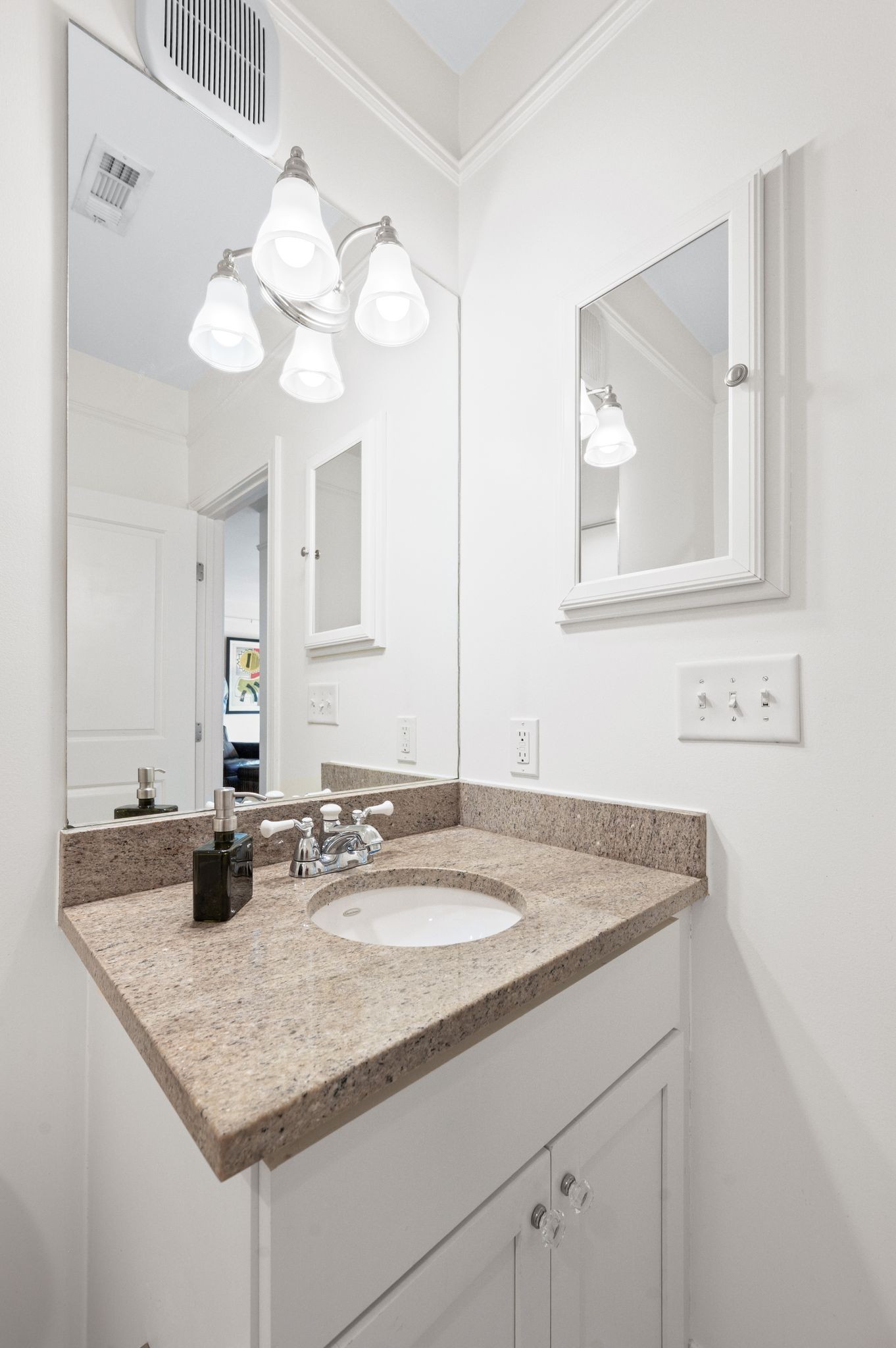 1015 Fatherland St Property Photo 34