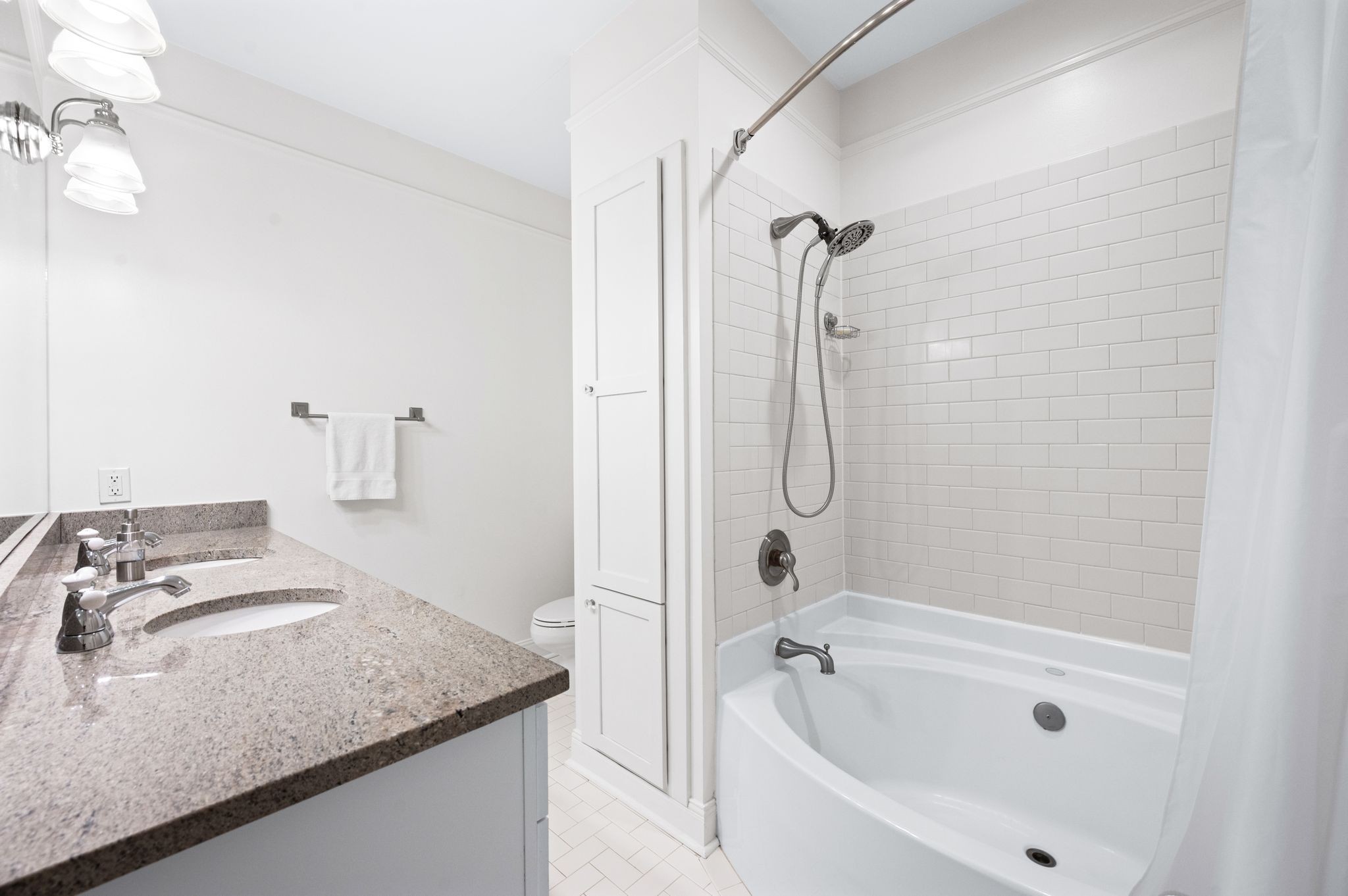 1015 Fatherland St Property Photo 40