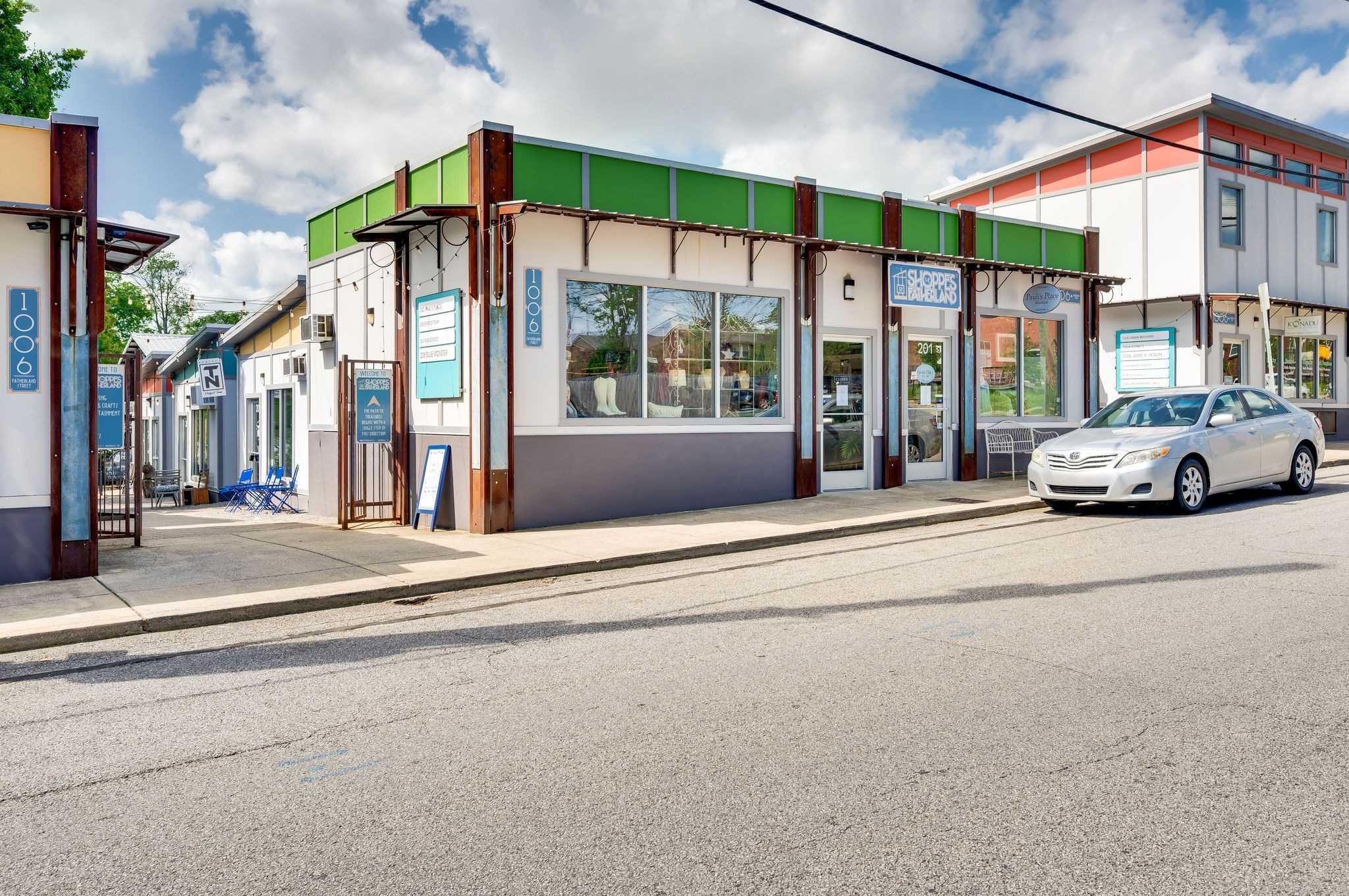 1015 Fatherland St Property Photo 53