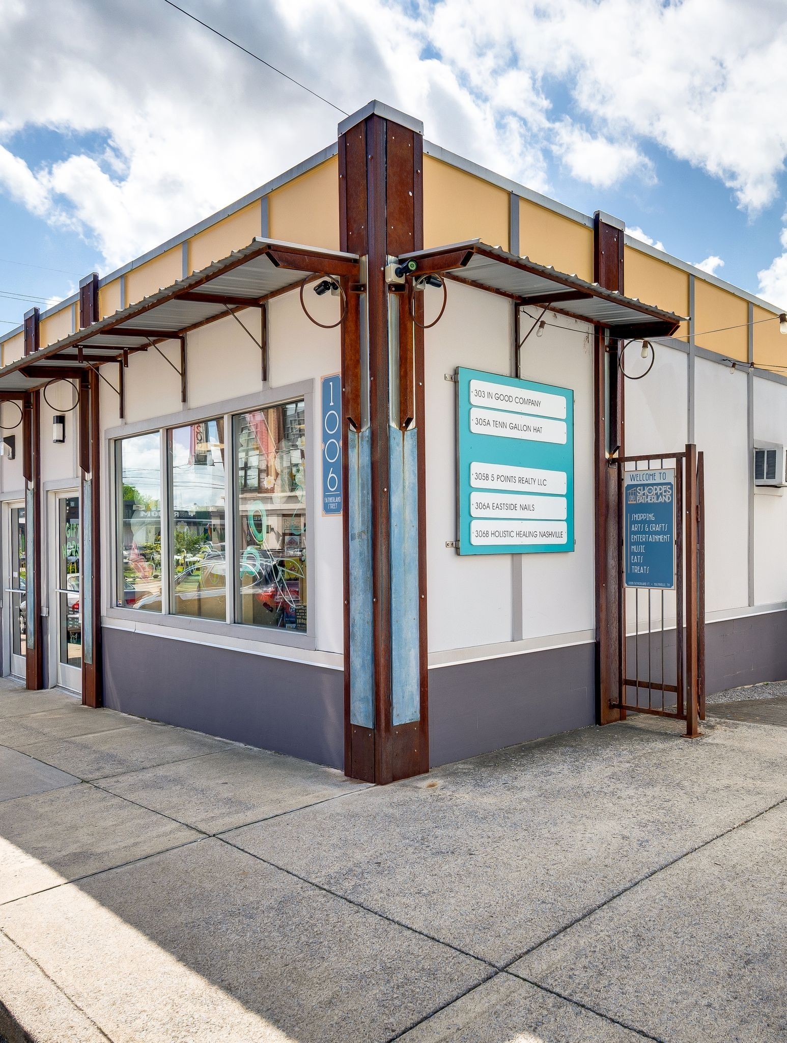 1015 Fatherland St Property Photo 55