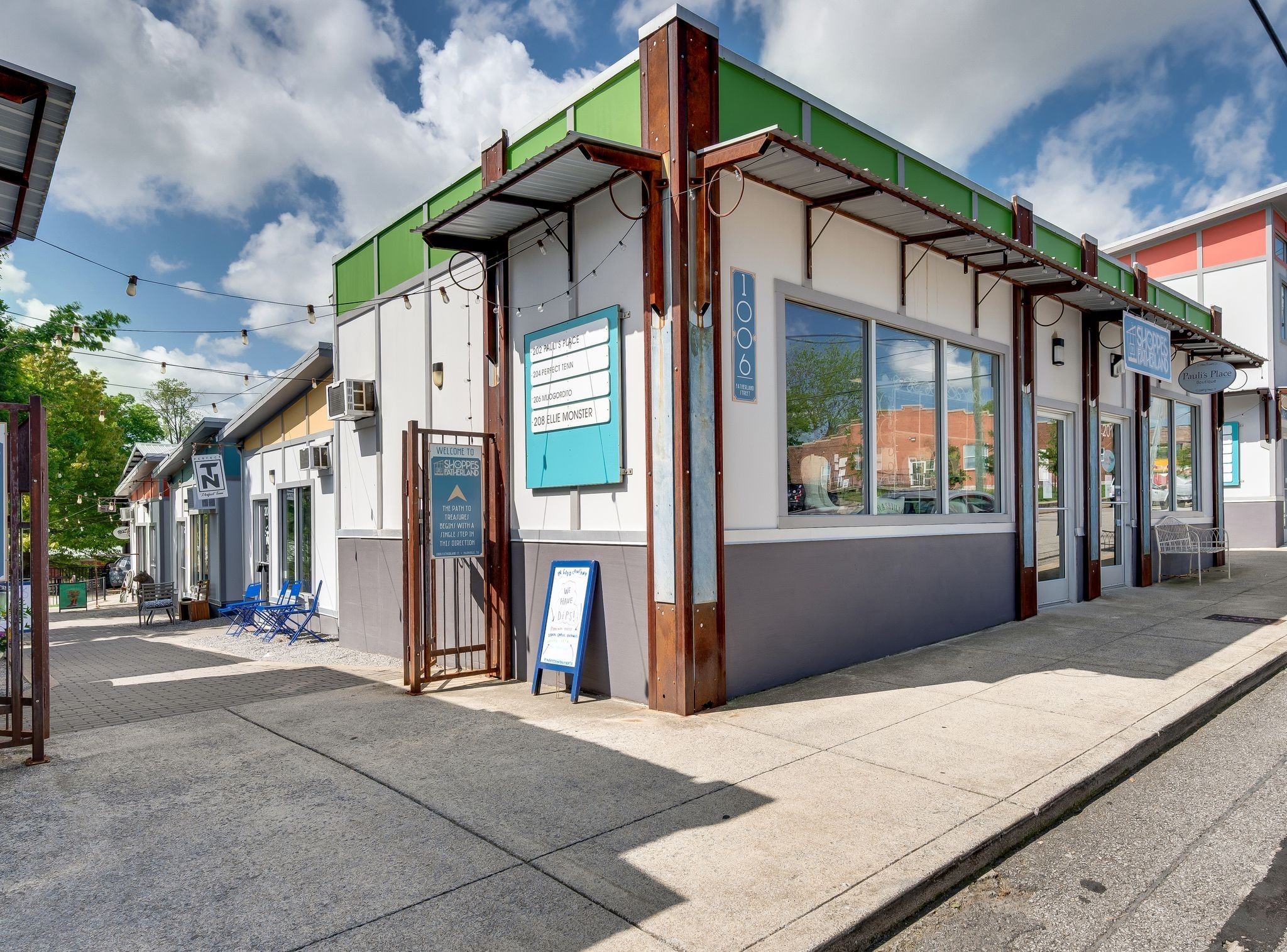 1015 Fatherland St Property Photo 56