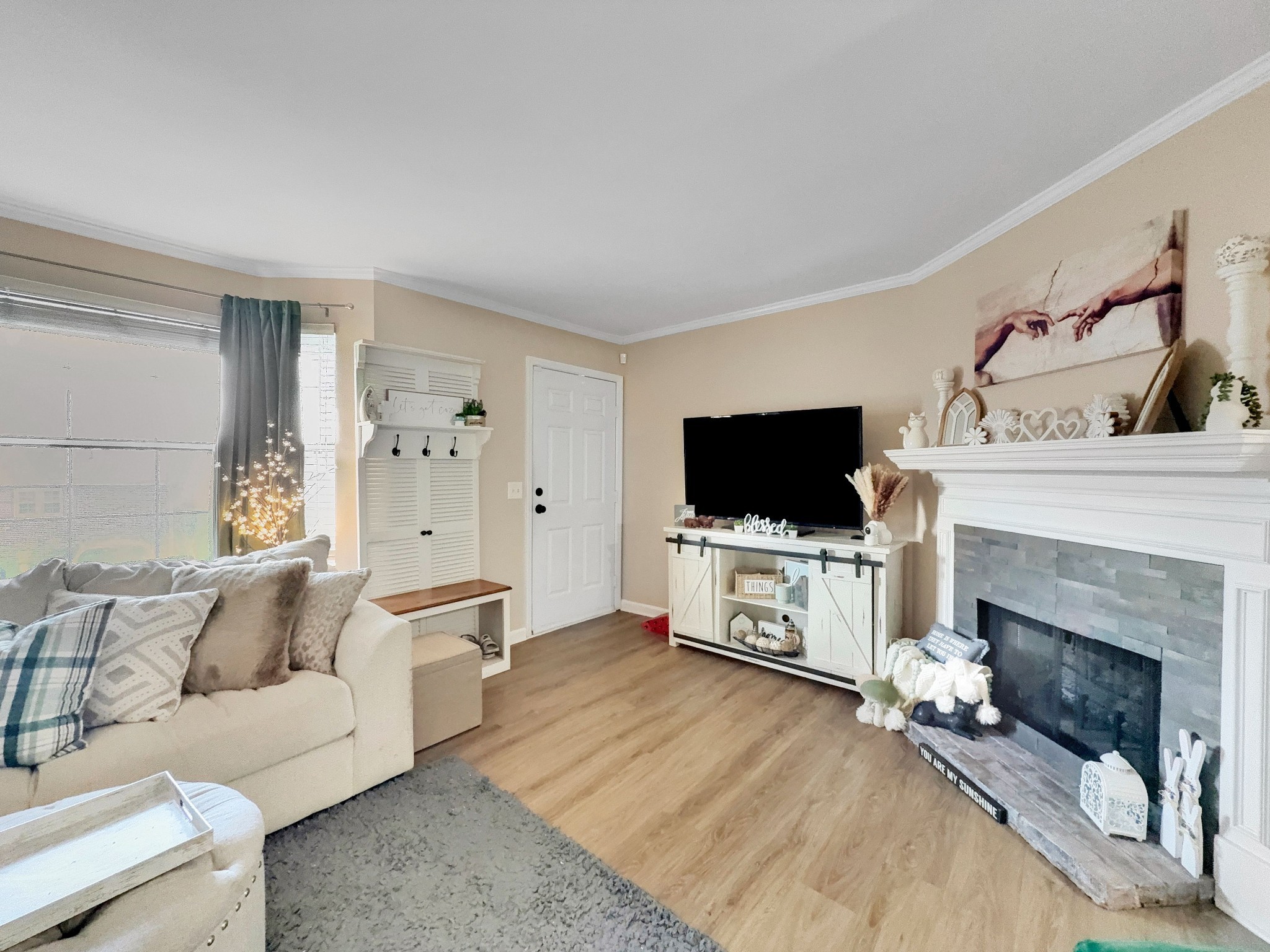 61 Rolling Meadows Dr Property Photo 4