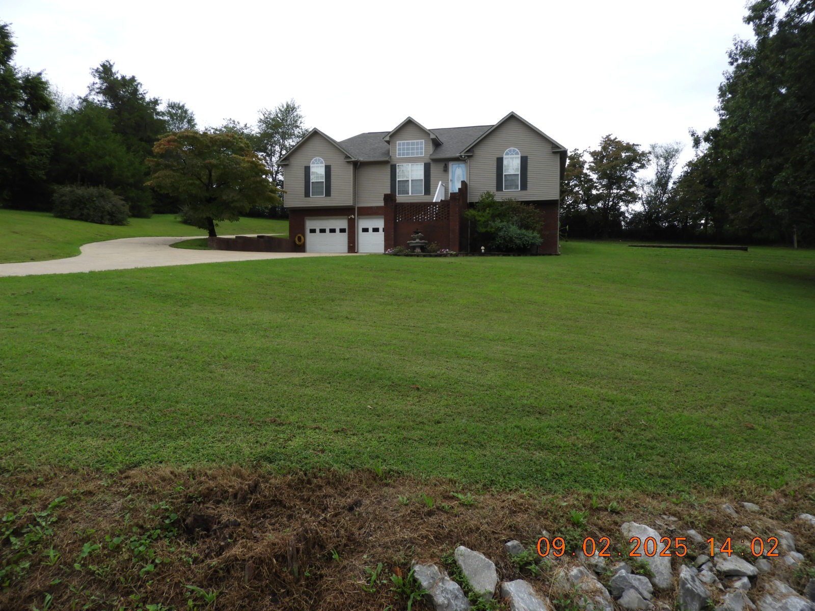 1325 Matthew Ave Property Photo 1