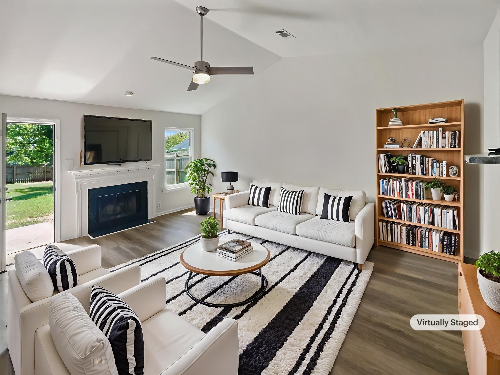 7513 W Winchester Dr Property Photo 4