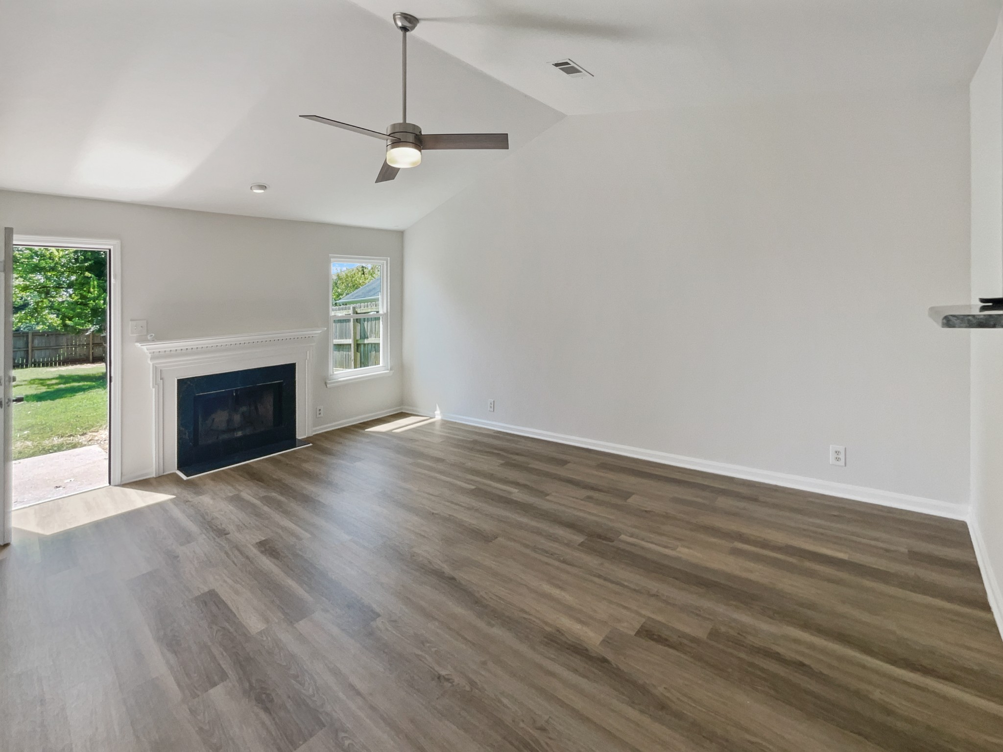 7513 W Winchester Dr Property Photo 5