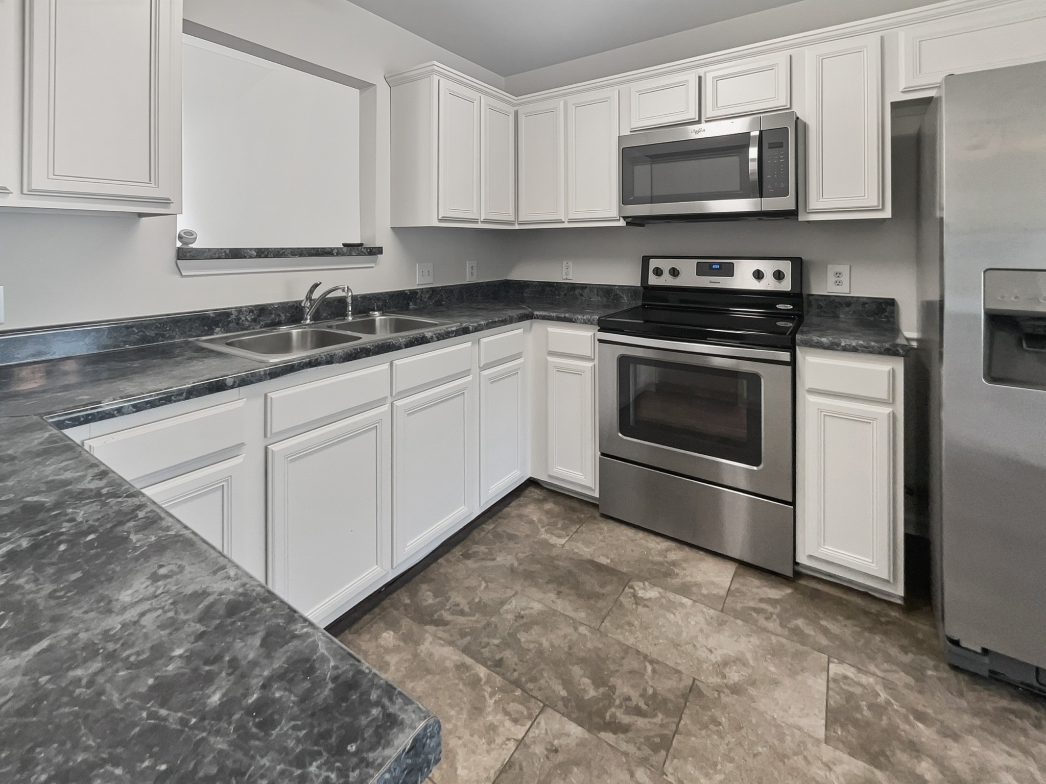 7513 W Winchester Dr Property Photo 6