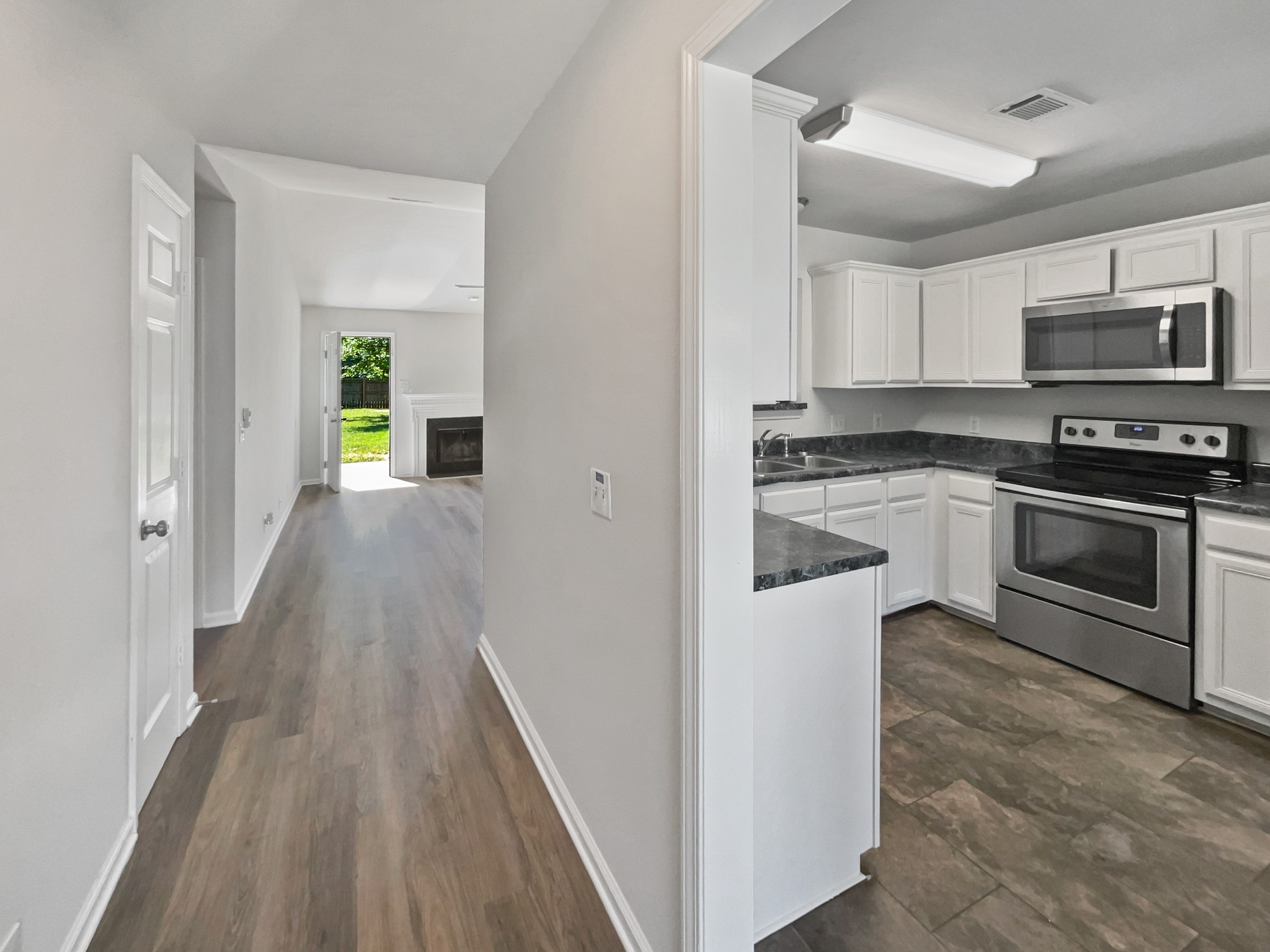 7513 W Winchester Dr Property Photo 8