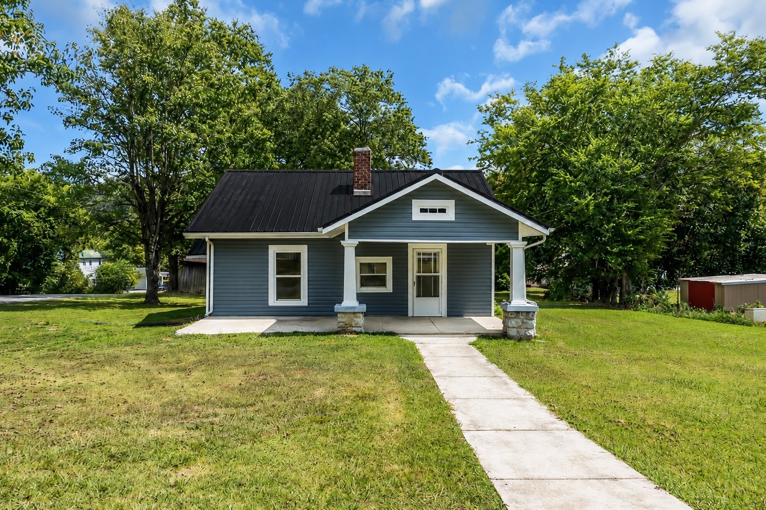 104 Locust St Property Photo 1
