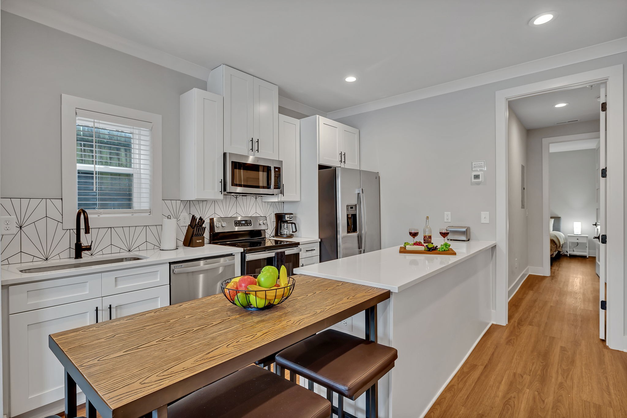 805b Bradford Ave Property Photo 2