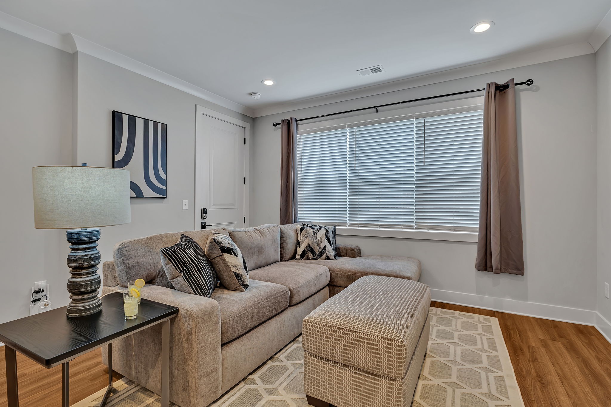 805b Bradford Ave Property Photo 6