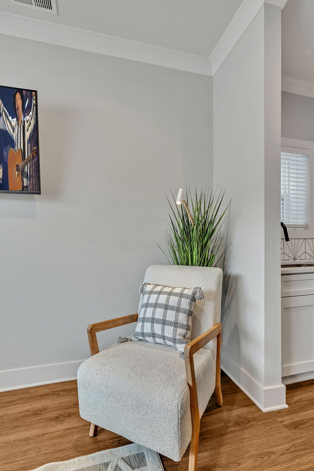 805b Bradford Ave Property Photo 9