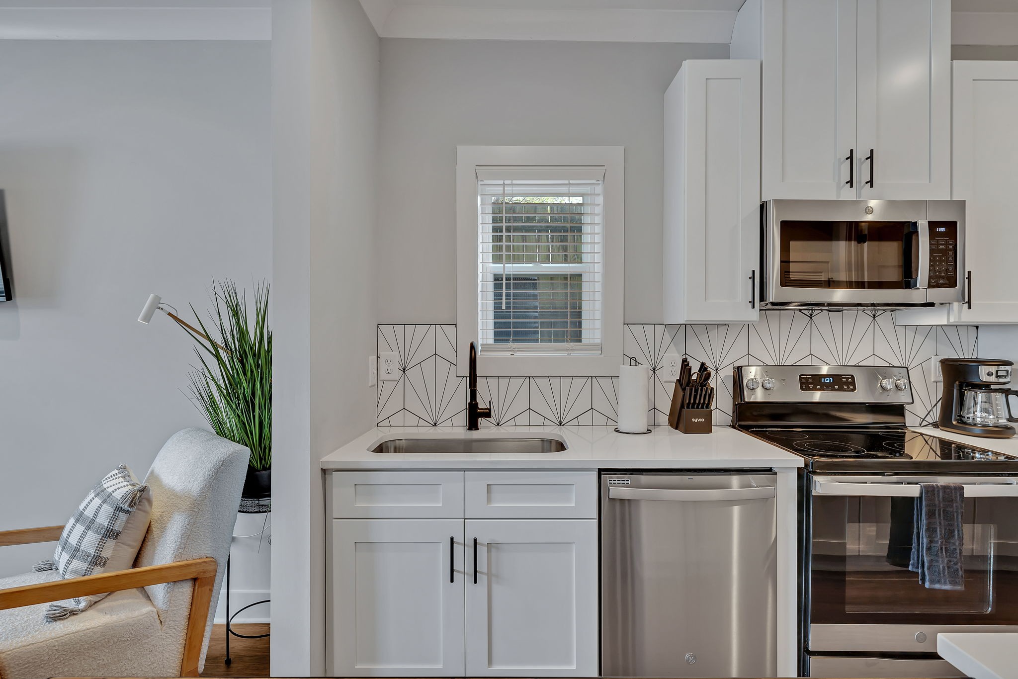 805b Bradford Ave Property Photo 10