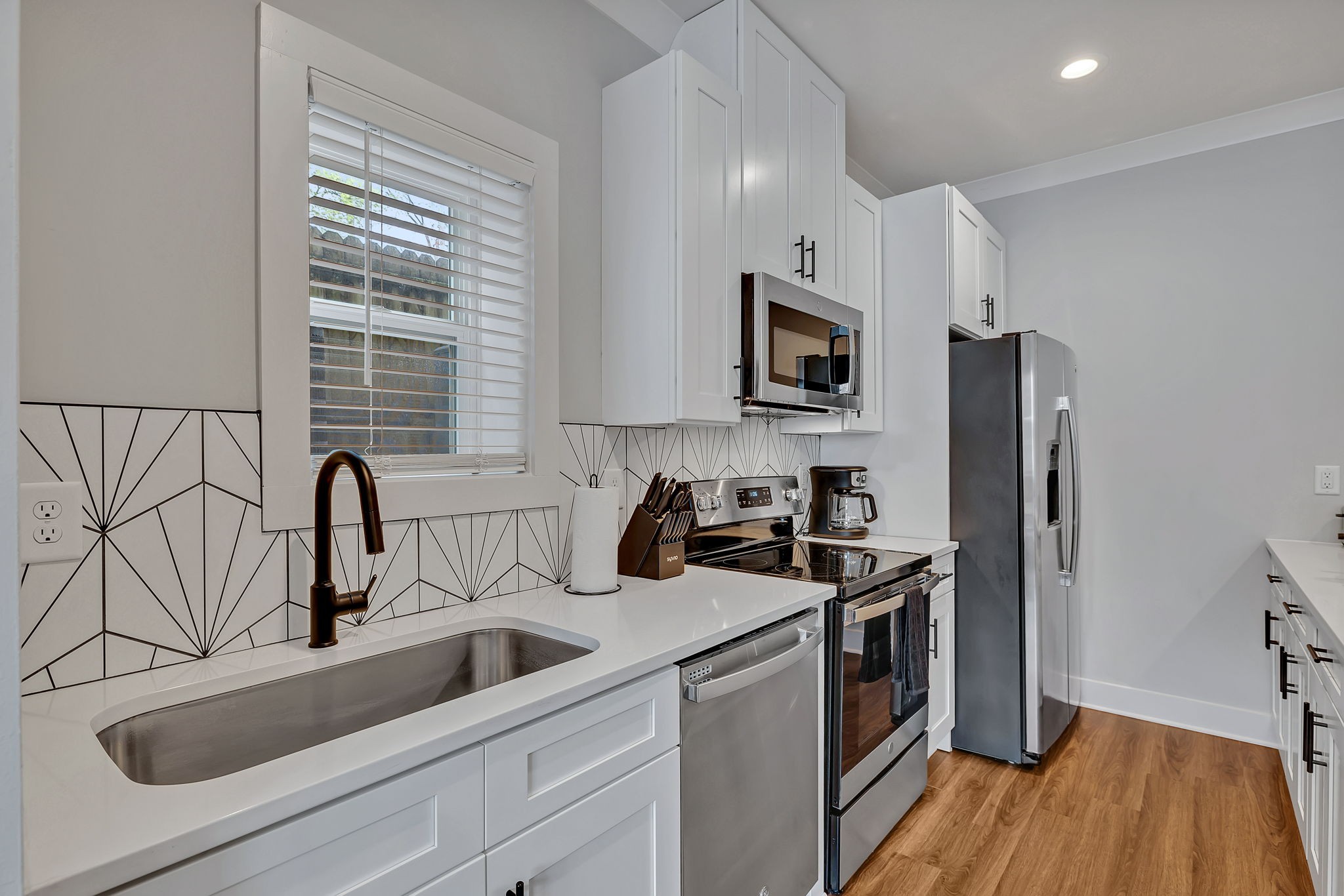 805b Bradford Ave Property Photo 11