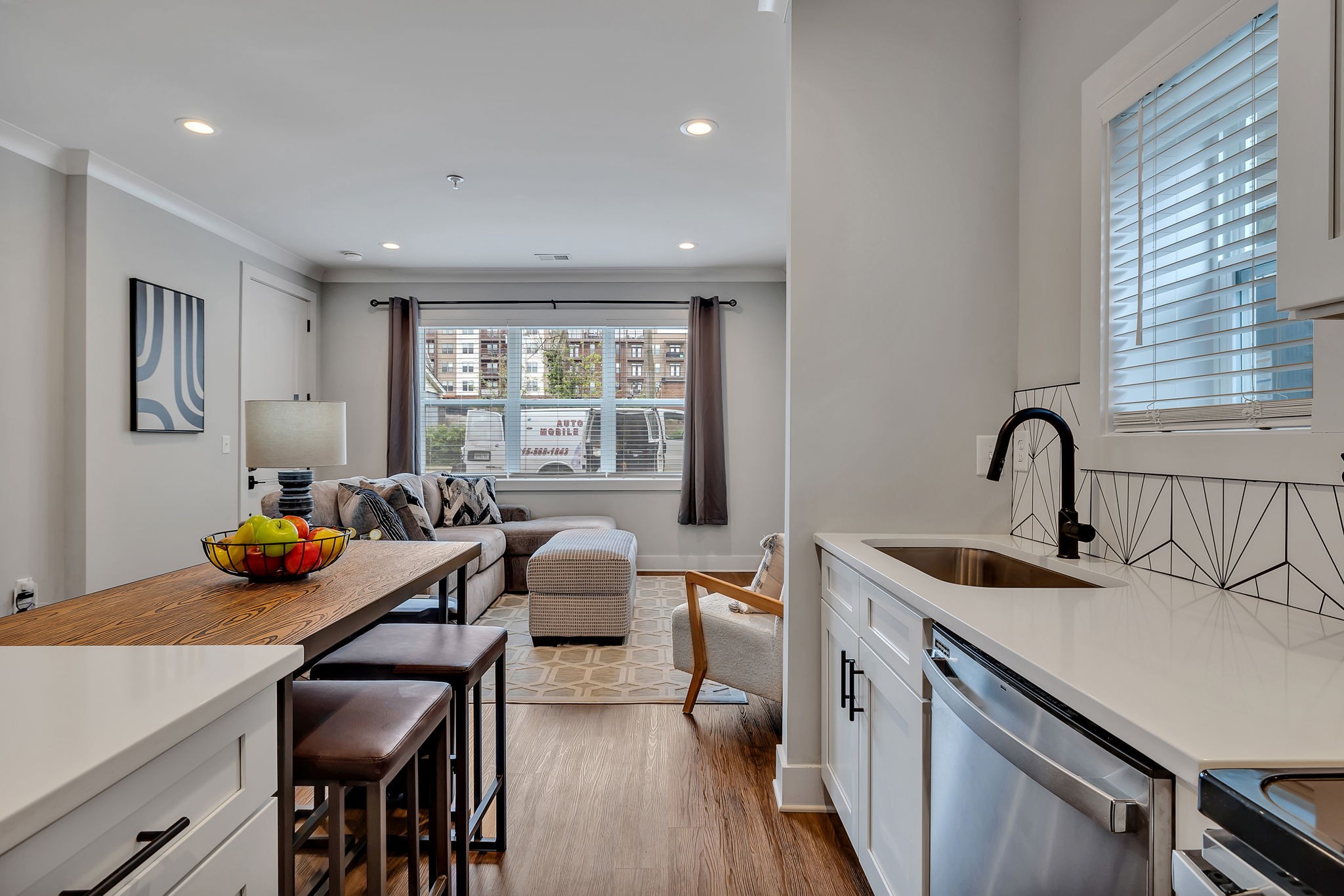 805b Bradford Ave Property Photo 14