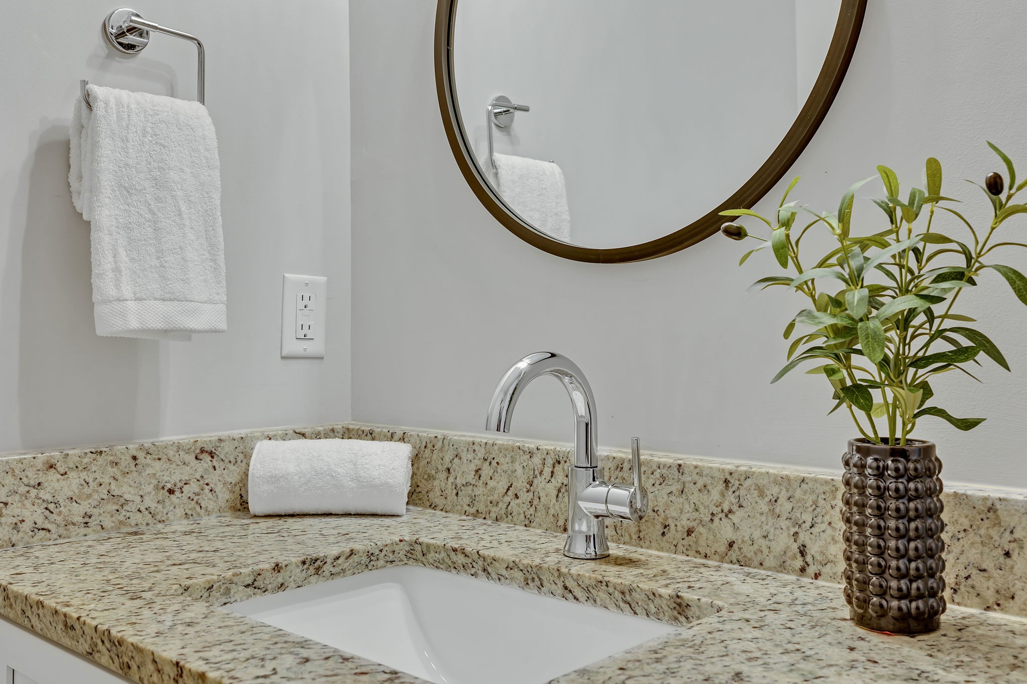 805b Bradford Ave Property Photo 19