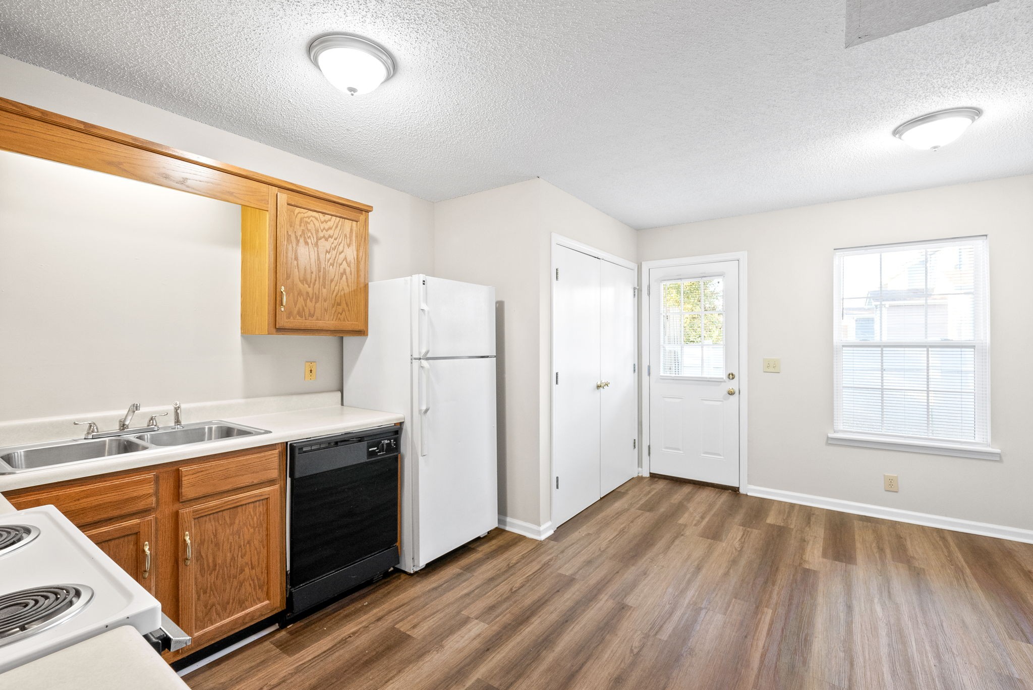 2303 Raleigh Ct Property Photo 8