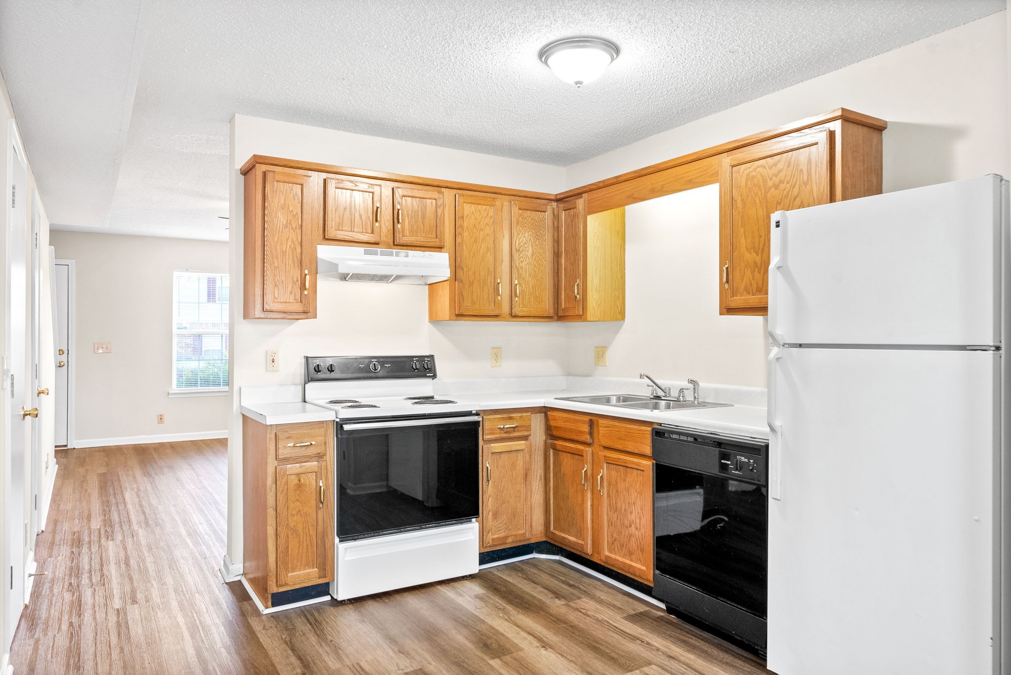 2303 Raleigh Ct Property Photo 11