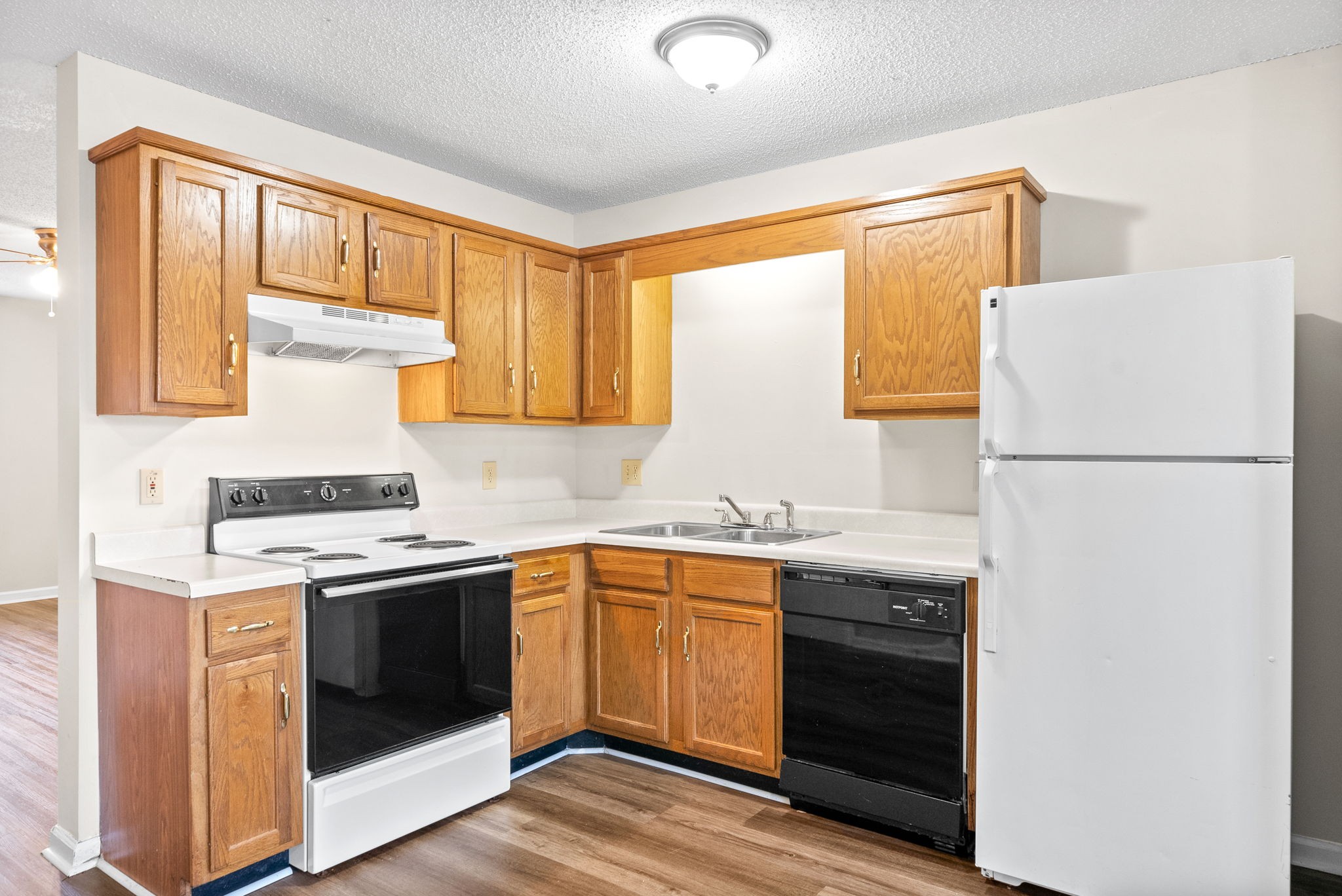 2303 Raleigh Ct Property Photo 12