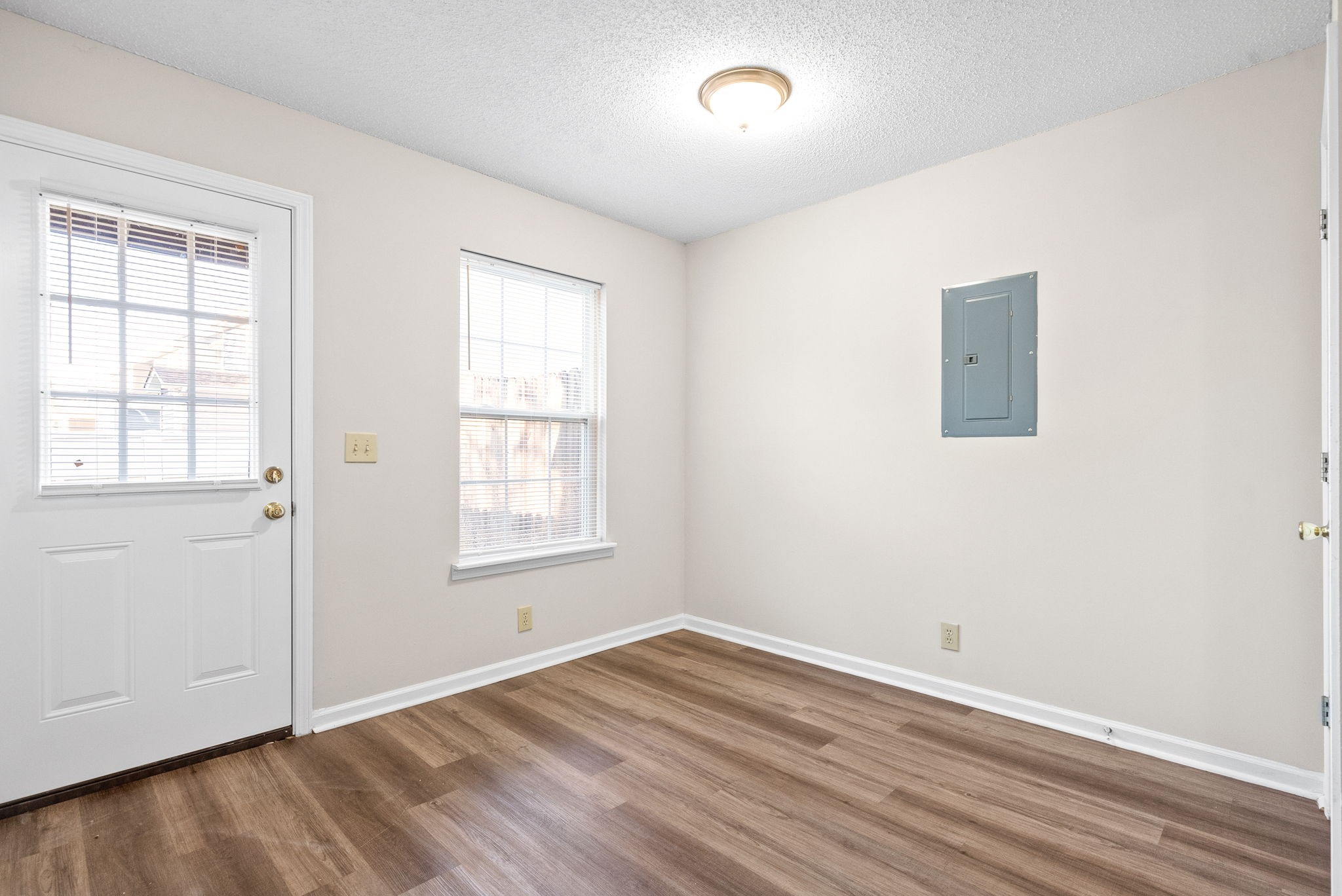 2303 Raleigh Ct Property Photo 14