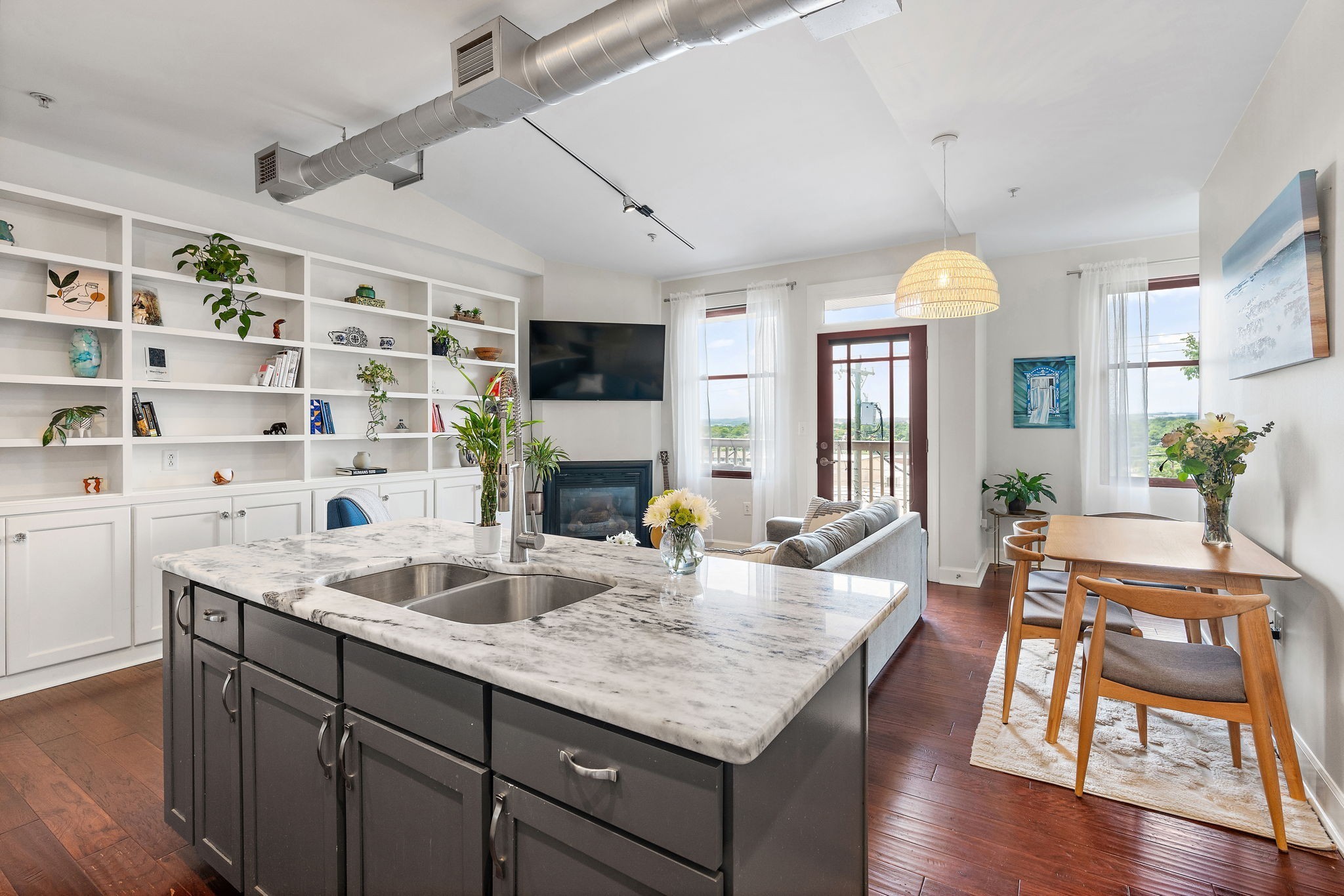 800 Woodland St Property Photo 2