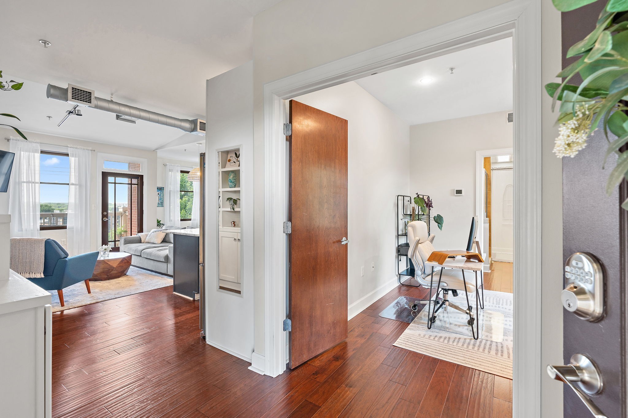 800 Woodland St Property Photo 4