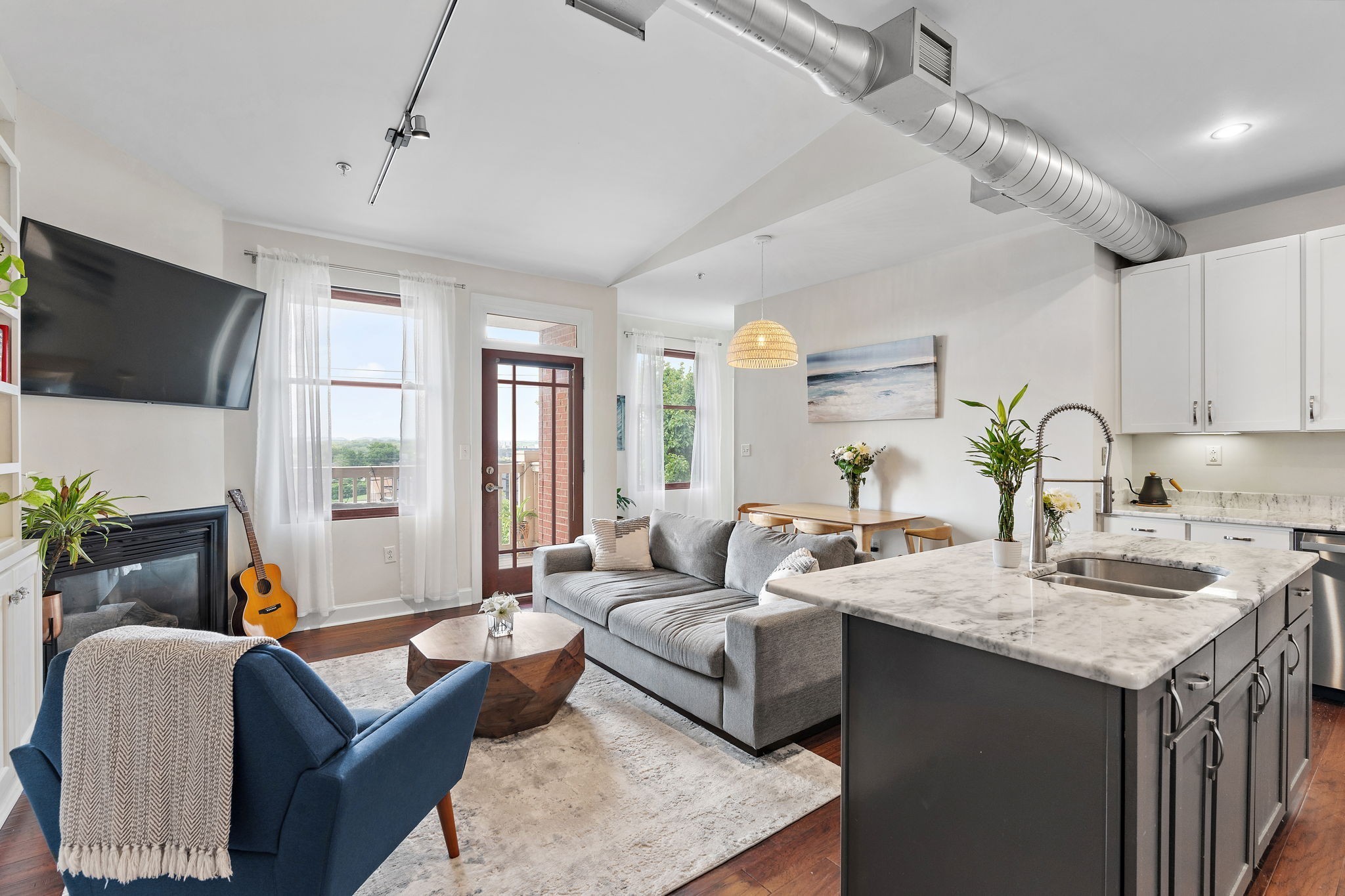 800 Woodland St Property Photo 6